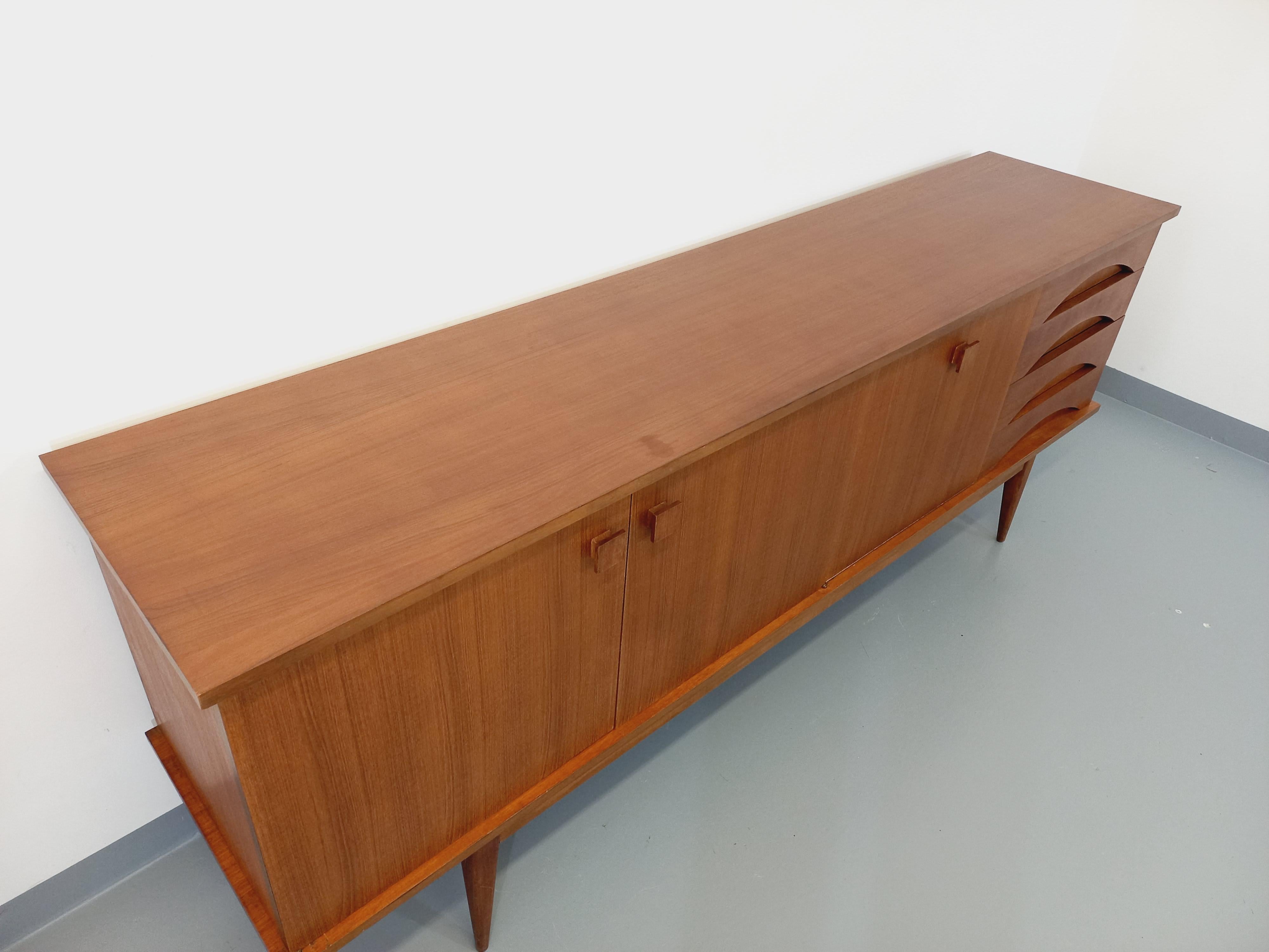 Milieu du XXe siècle Enfilade vintage style scandinave en teck des années 60 en vente