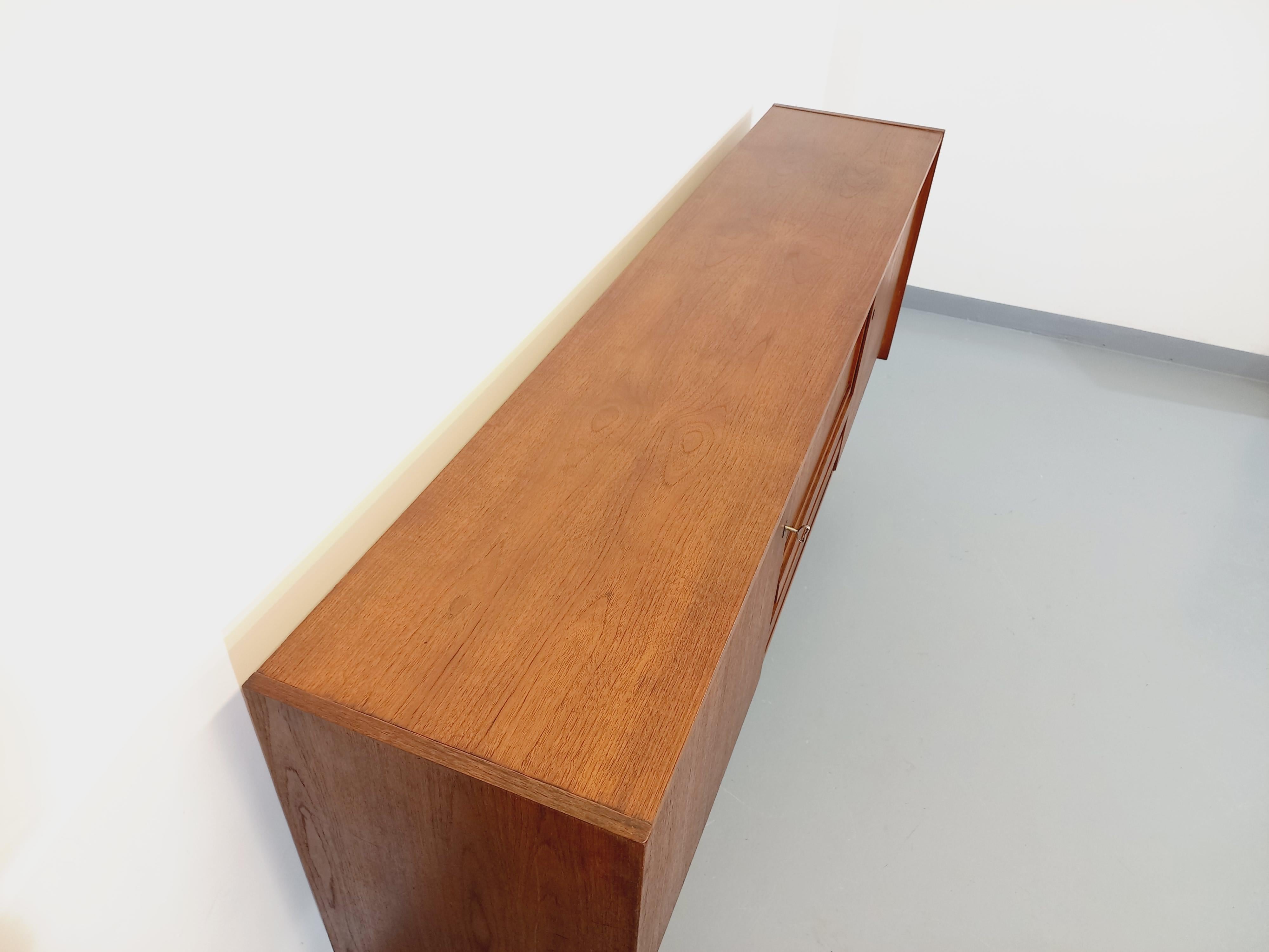 Milieu du XXe siècle Enfilade vintage style scandinave en teck des années 60