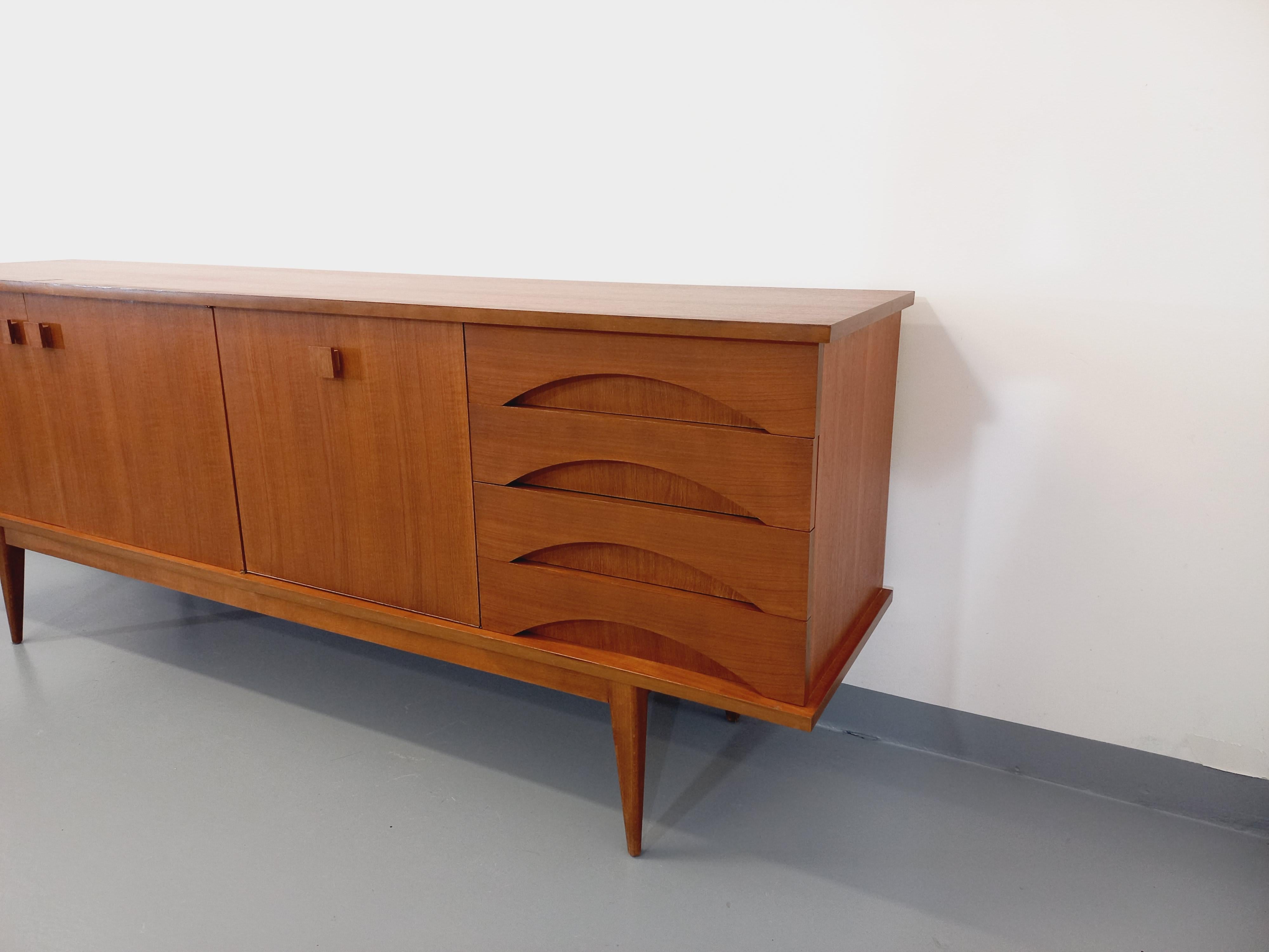Teck Enfilade vintage style scandinave en teck des années 60 en vente