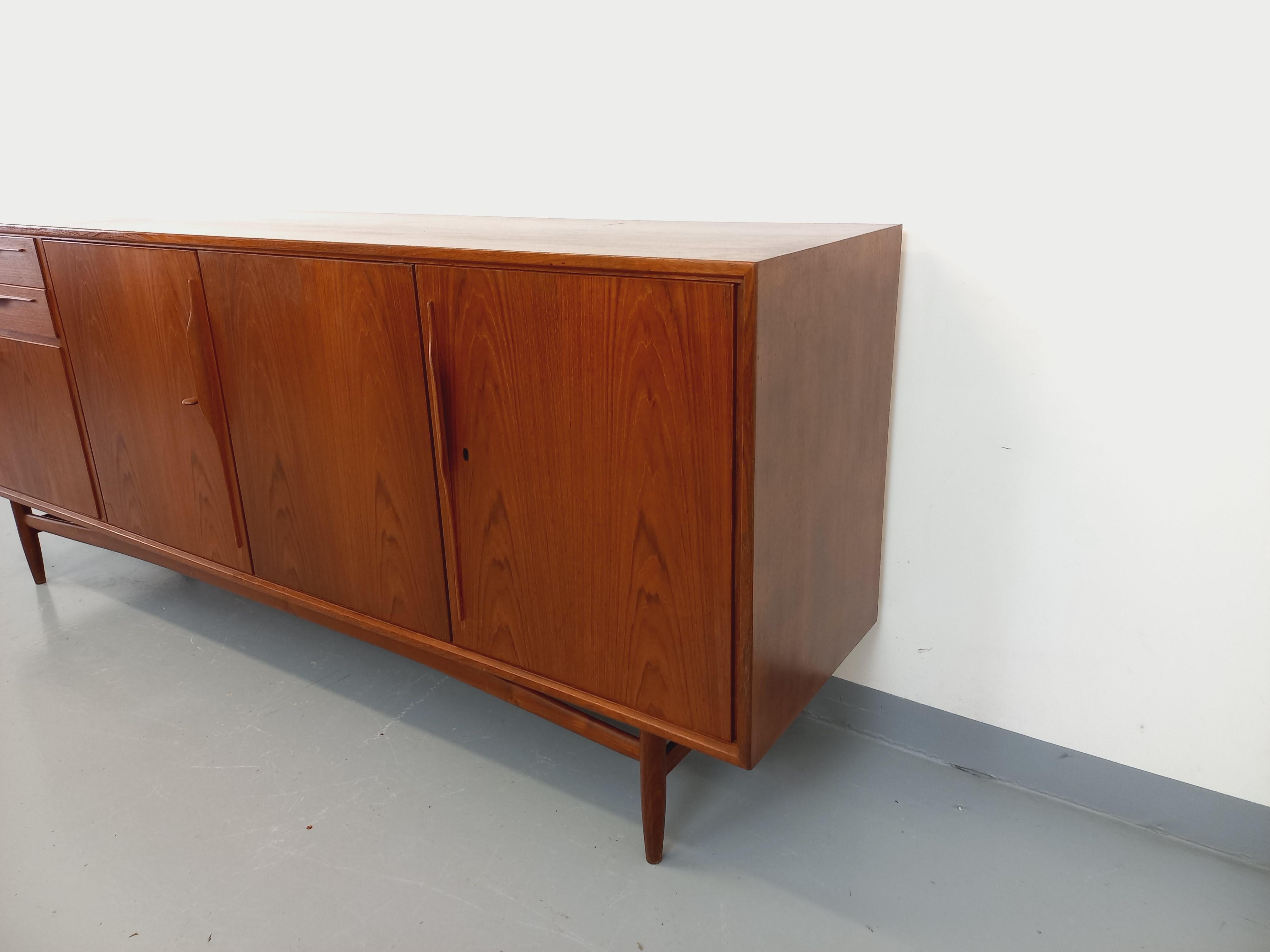 Scandinavian Modern Enfilade vintage Swiss Teak style scandinave en teck des années 60 For Sale