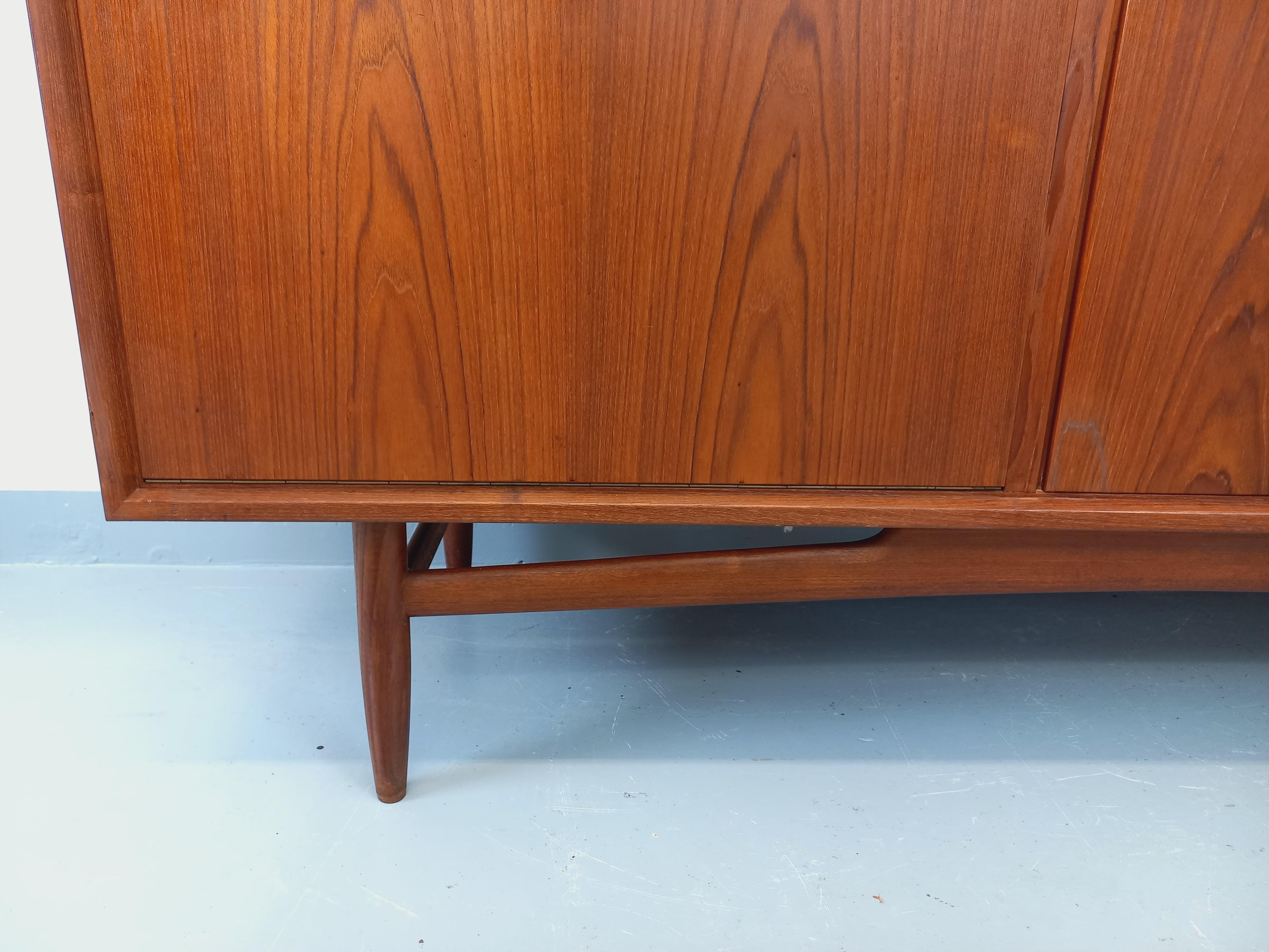 Enfilade vintage Swiss Teak style scandinave en teck des années 60 For Sale 1