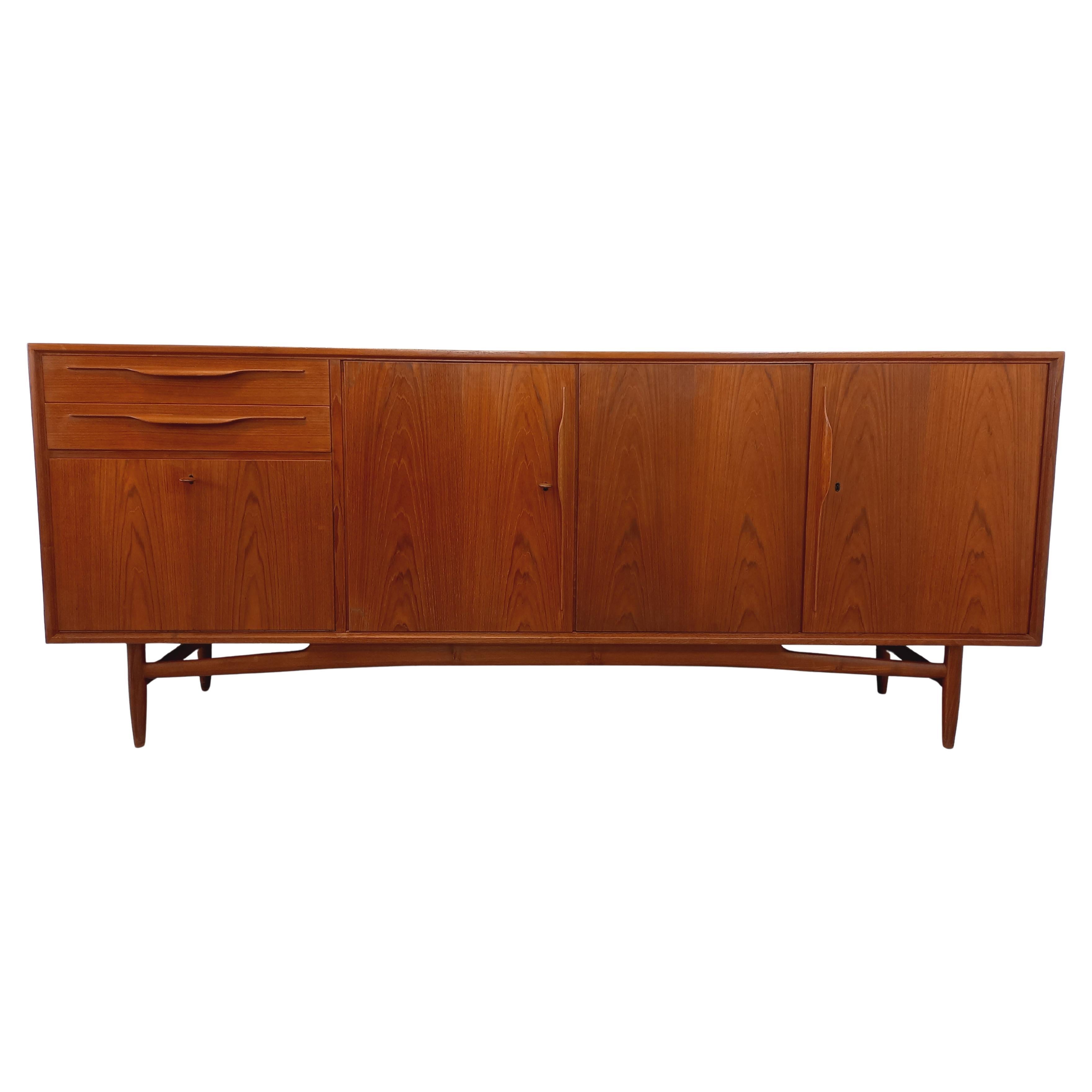 Enfilade vintage Swiss Teak style scandinave en teck des années 60