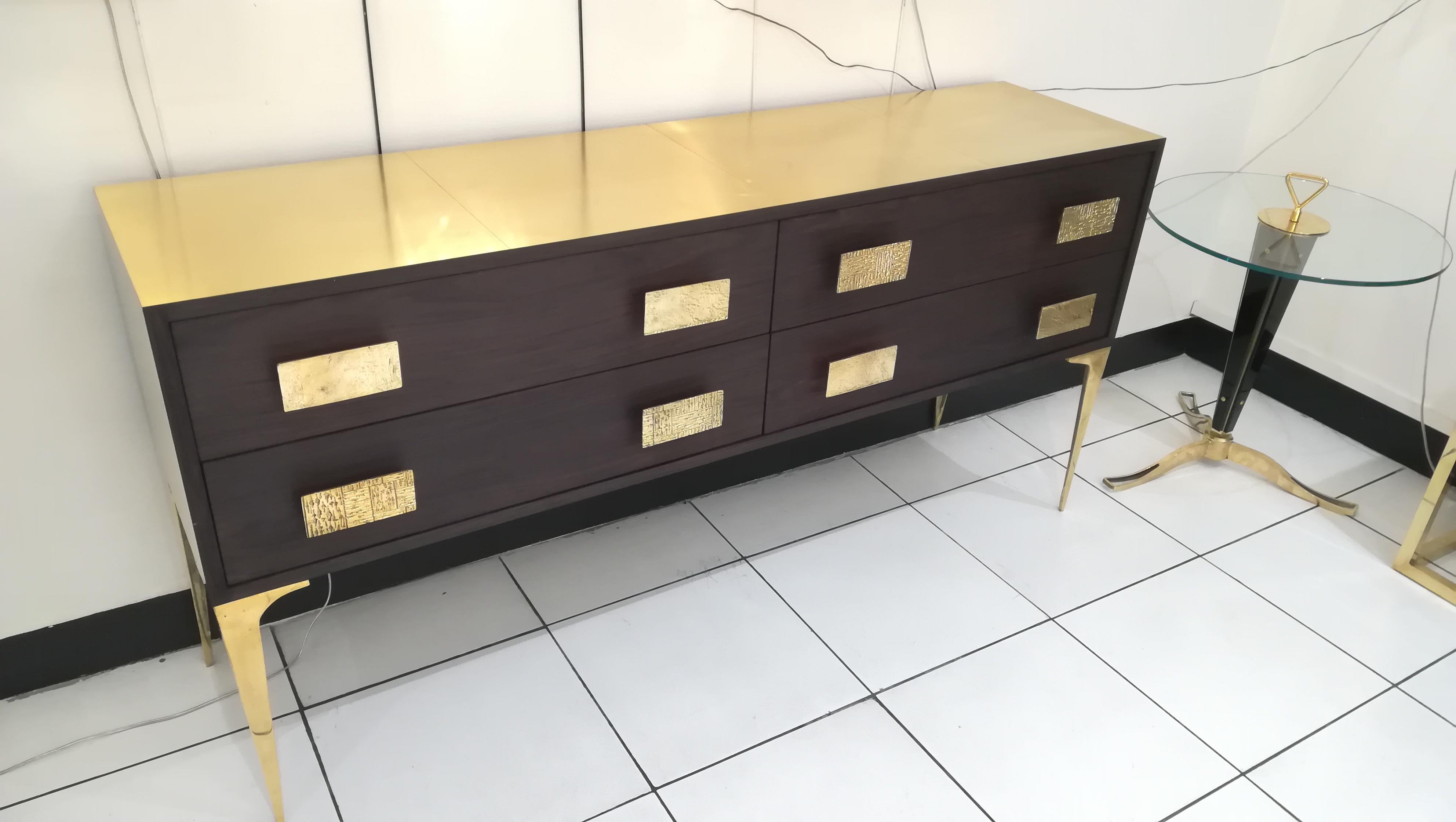 Enfilade con quattro cassetti in Wood e ottone in vendita 4
