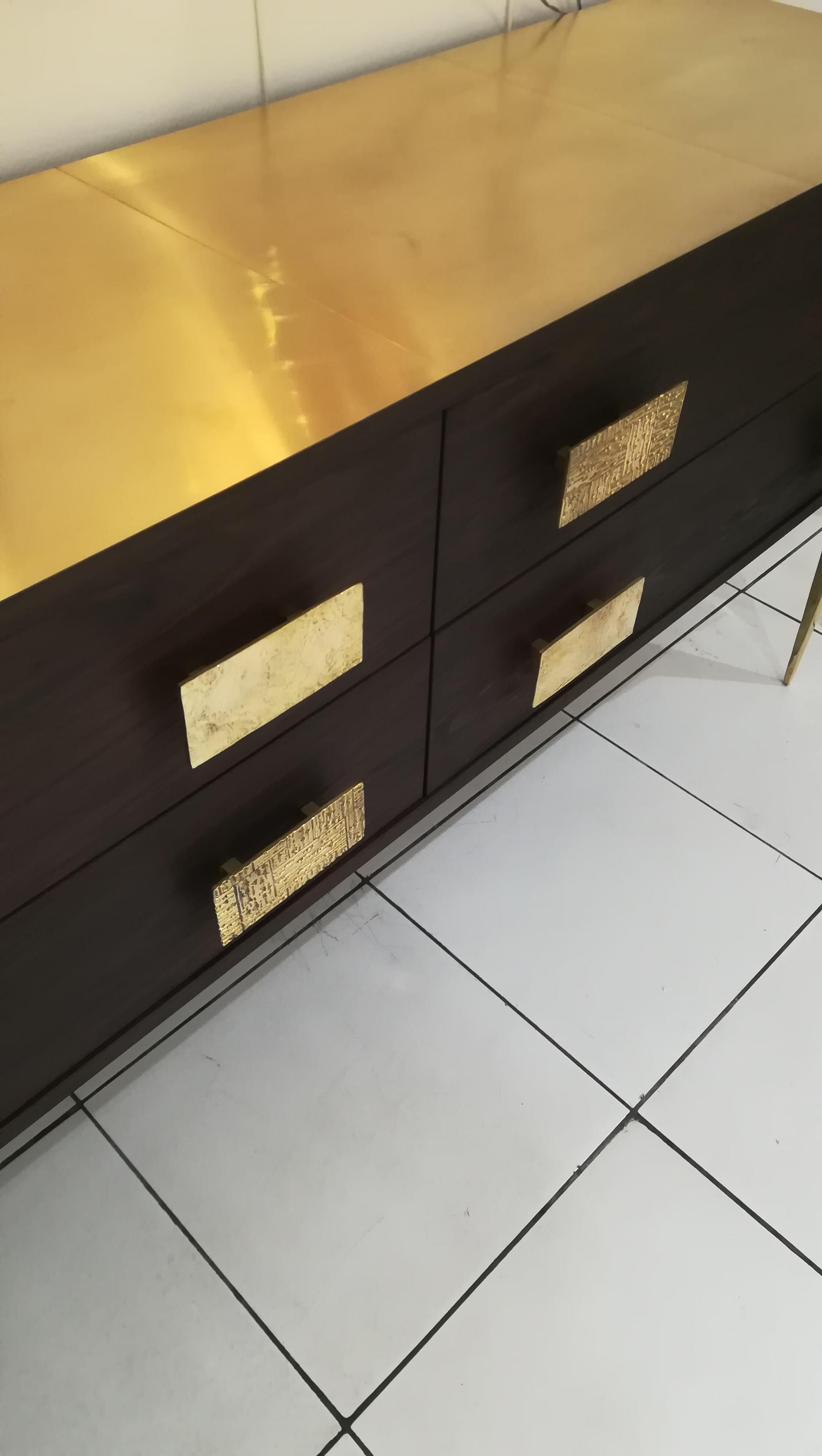 Enfilade con quattro cassetti in Wood e ottone in vendita 5