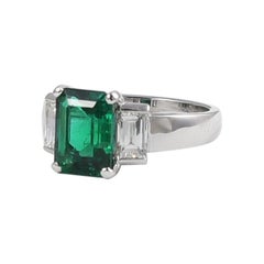 Engagement 2.95 Carat Emerald 18 Karat White Gold Ring with Diamonds