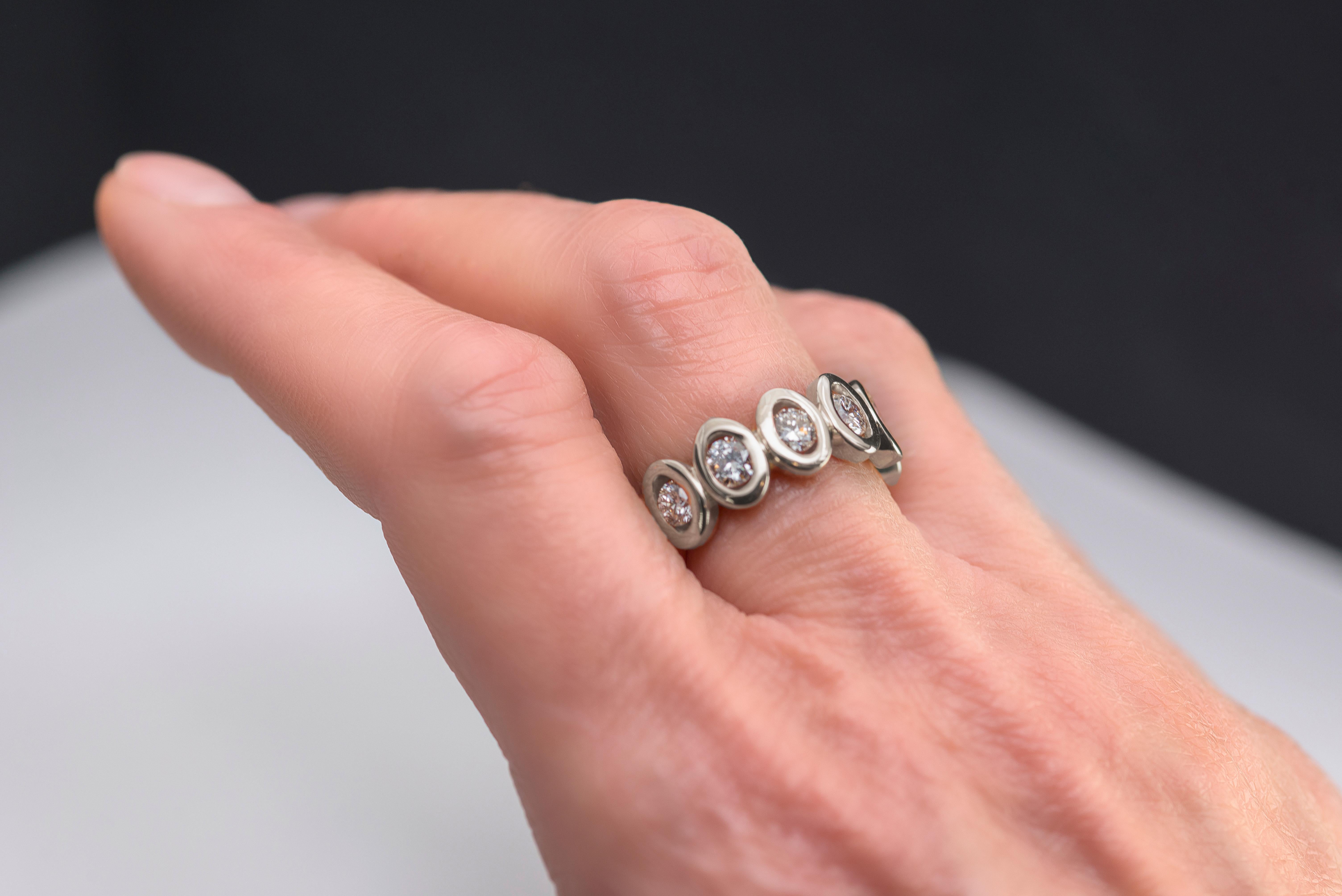 Brilliant Cut Engagement 3.5 Karats White Diamonds G Color VVS1 18 Karats White Gold Ring For Sale