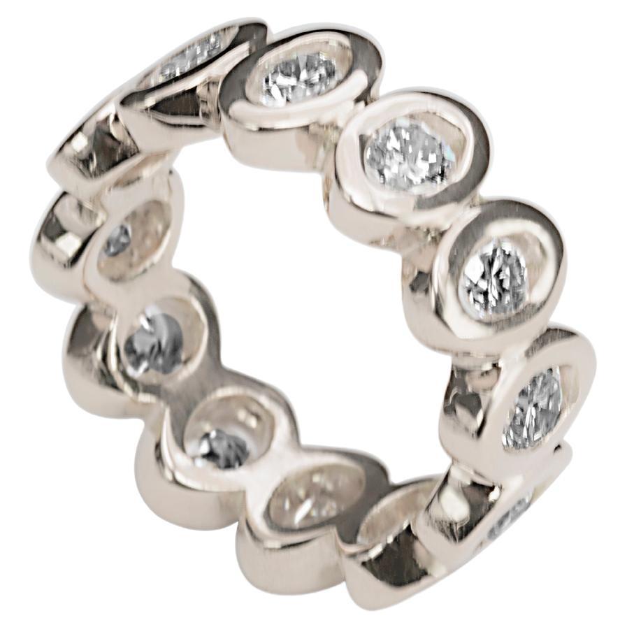 Engagement 3.5 Karats White Diamonds G Color VVS1 18 Karats White Gold Ring For Sale