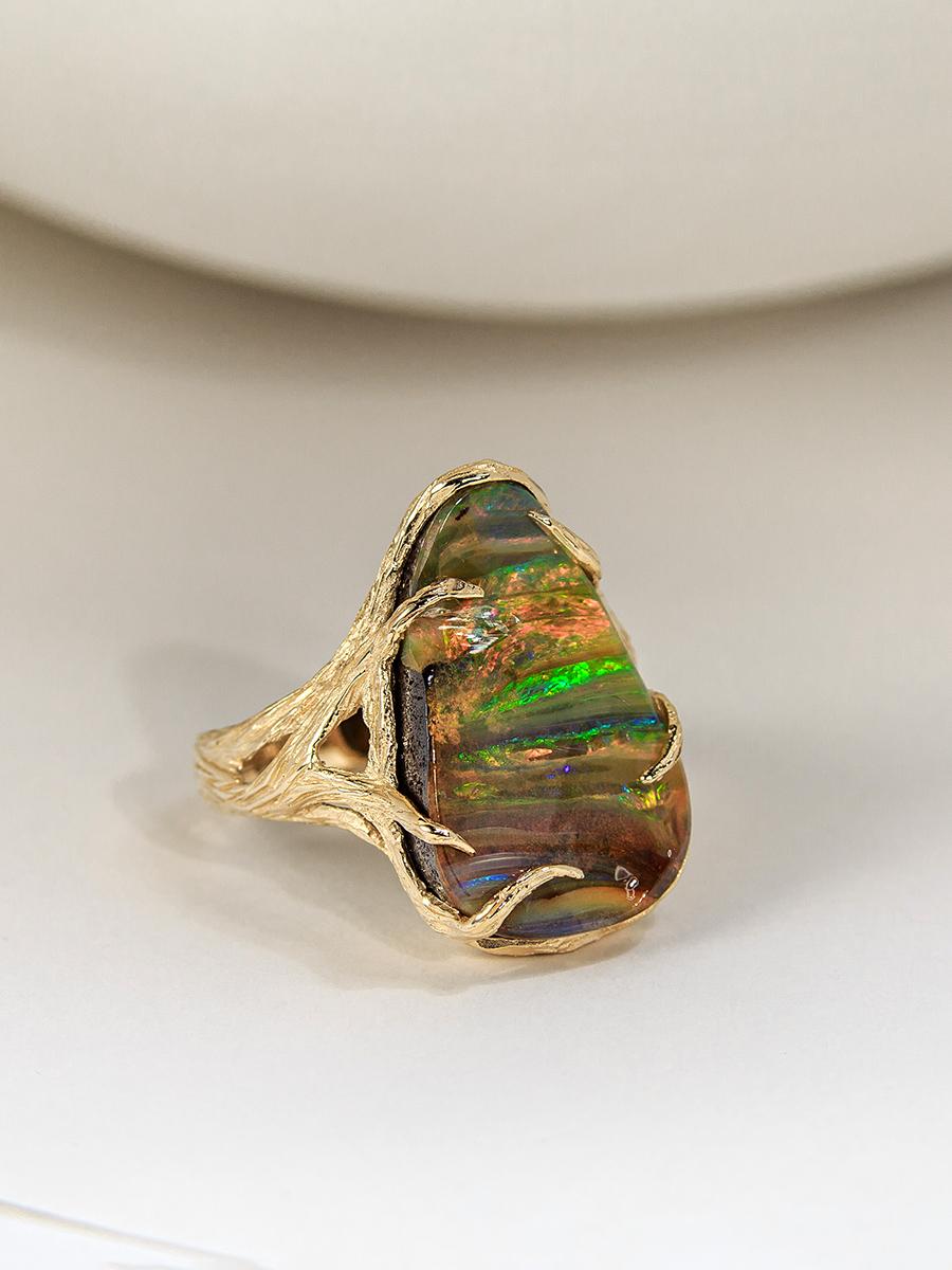 Engagement Opal Ring Gold Unisex Tree of Fantasy Forest Lotr Style In New Condition For Sale In Berlin, DE