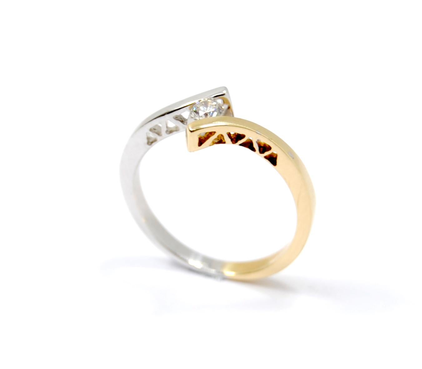 Engagement  Ring 0.15ct twist model in bicolor  18Kt Gold
18K WHITE AND YELLOW GOLD
US RING SIZE 7,  Europe 14  model
Order your size
READY TO SHIP
*Shipment of this piece is not affected by COVID-19. Orders welcome!*
STONES
◘ 0.16ct (VS, G-H)
◘