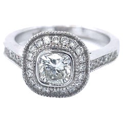 Bague de fiançailles en or blanc 14 carats avec diamant taille coussin de 0,82 carat et halo