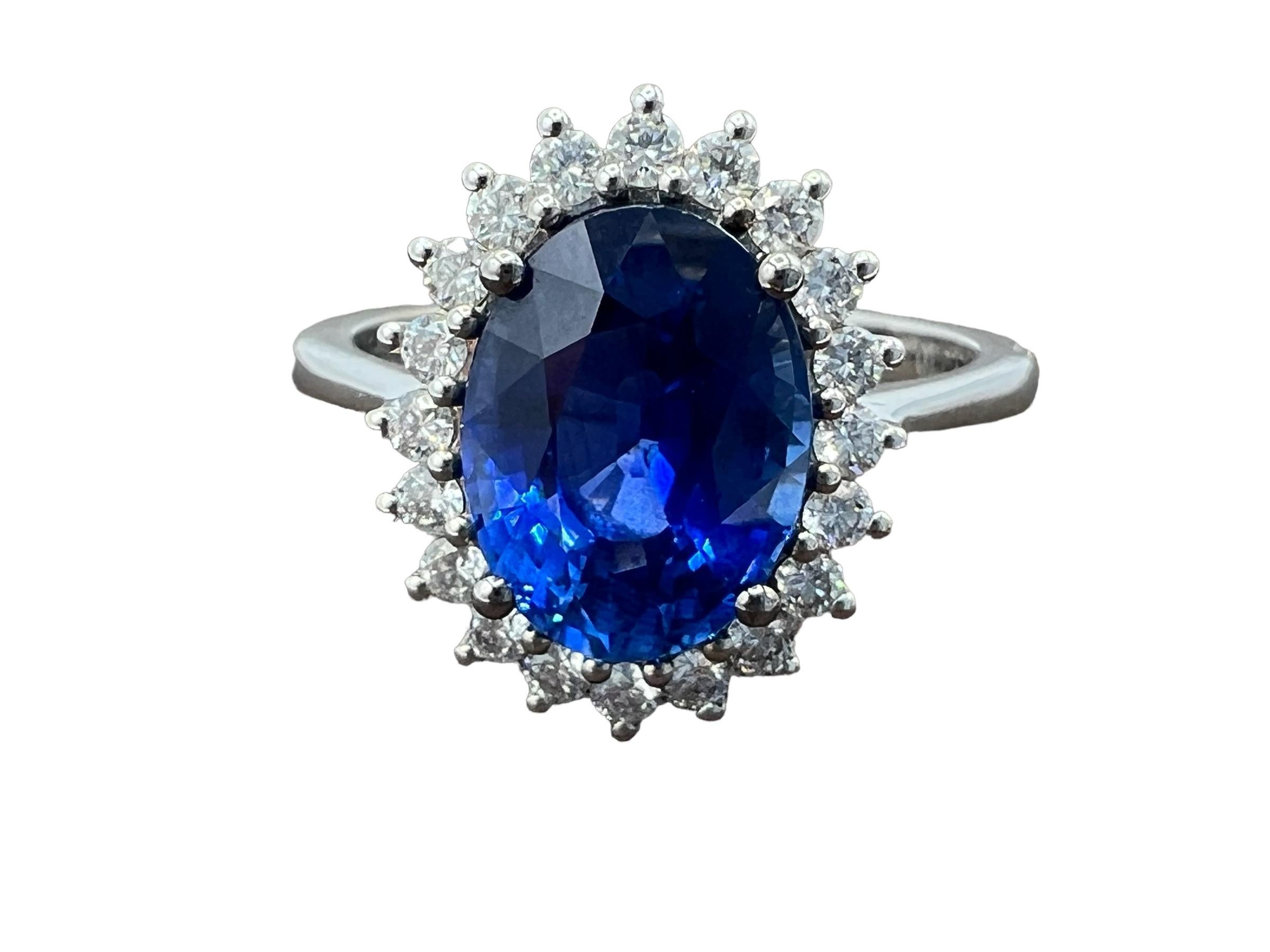 Engagement Ring 18 Carat Gold Set with a Certified Natural Sapphire 3.27 Carat 6