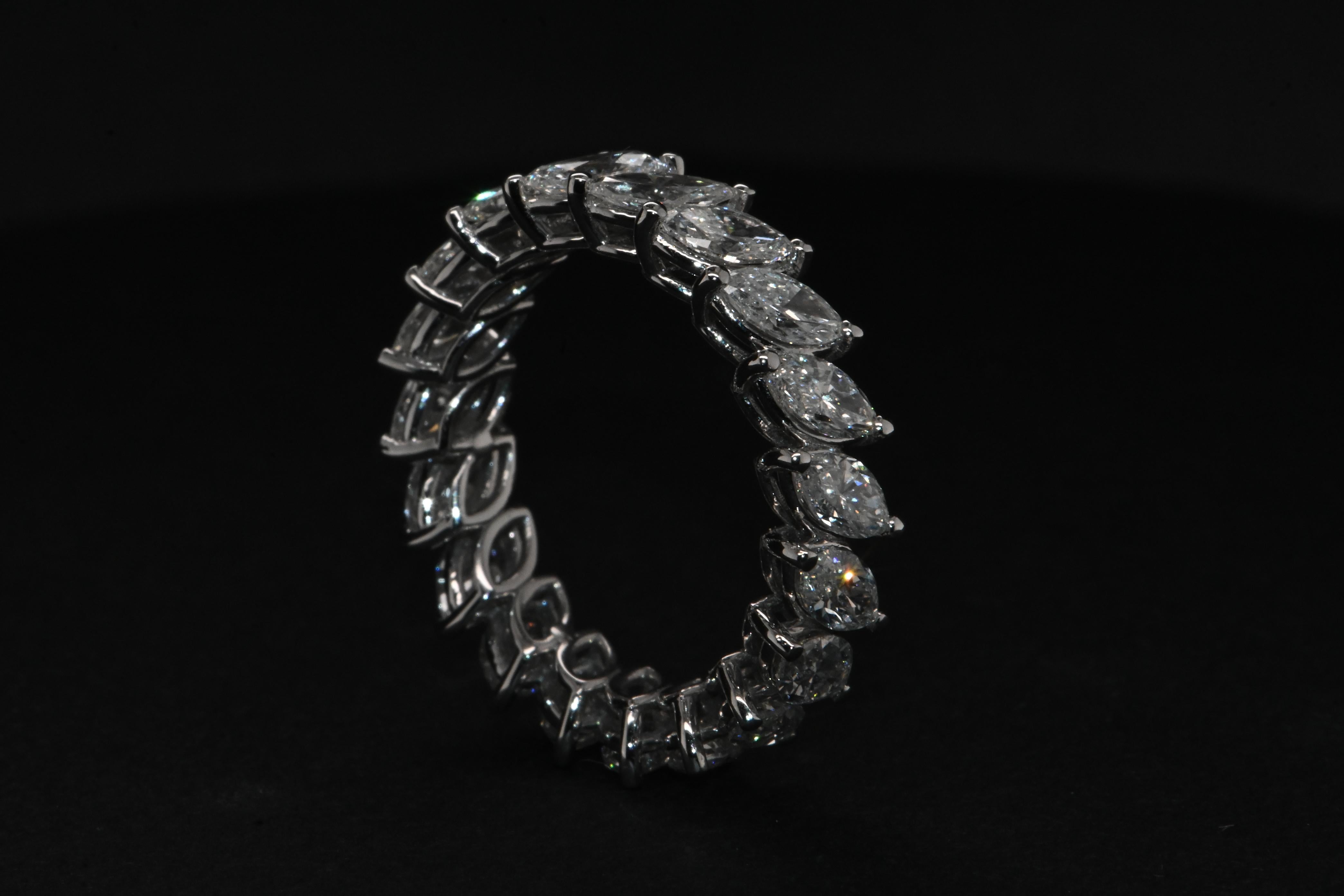 Women's Engagement Ring 18 Carat White Gold Adorned With Diamonds Totaling 3.62 carats For Sale