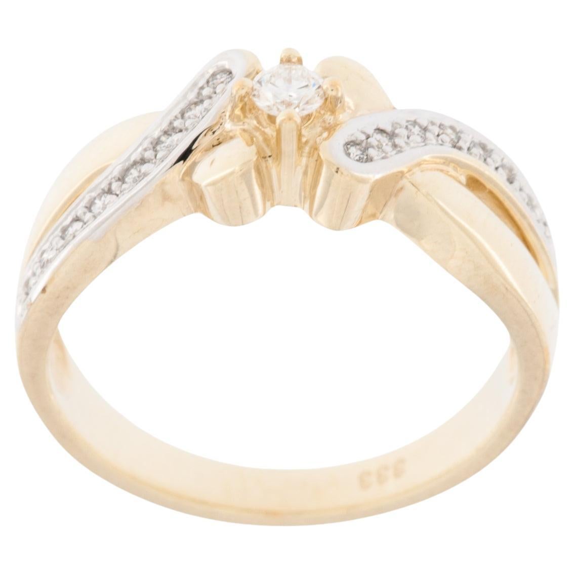 Engagement Ring 8 karat Gold with Diamonds For Sale