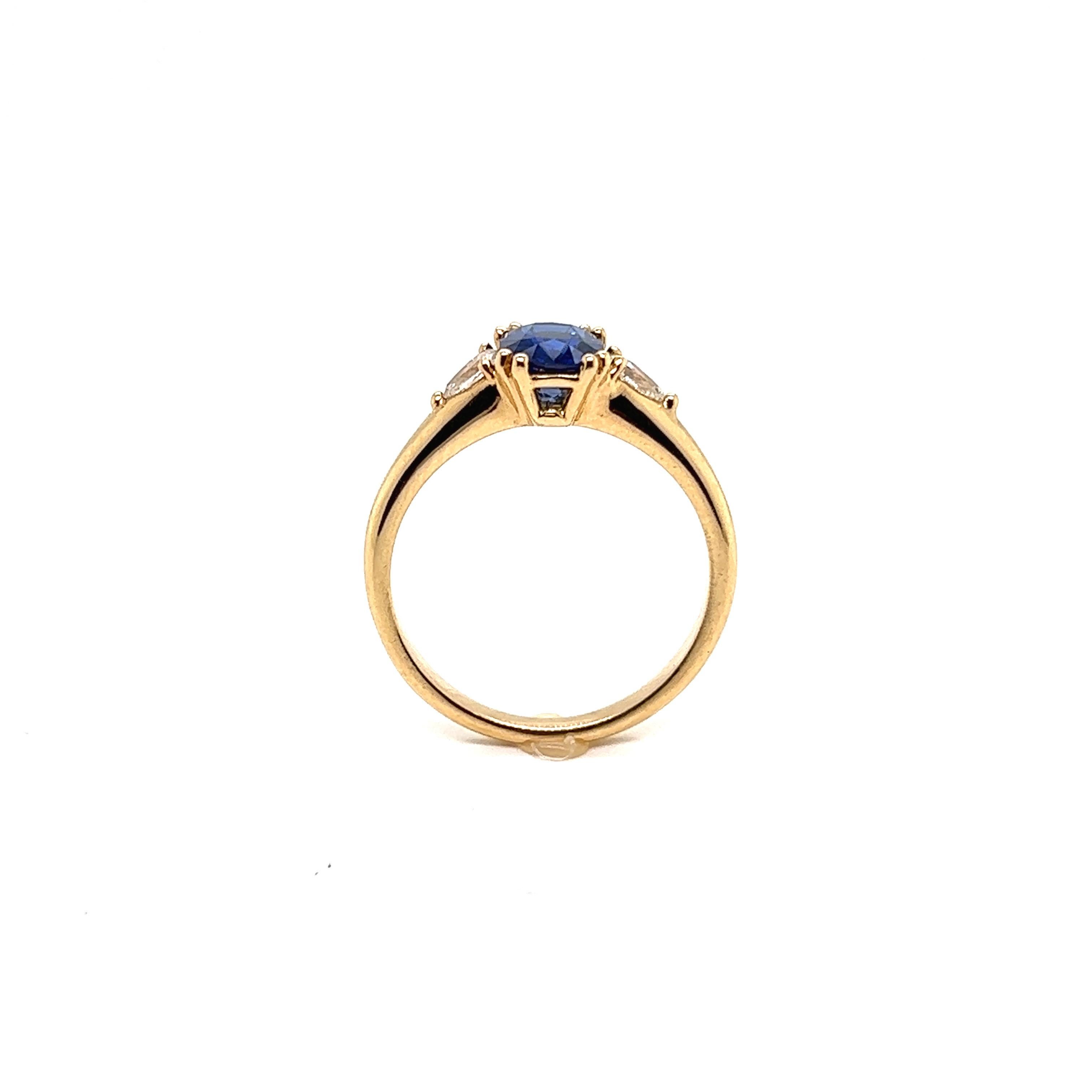 Engagement Ring Blue Sapphire and Diamond Yellow Gold For Sale 4