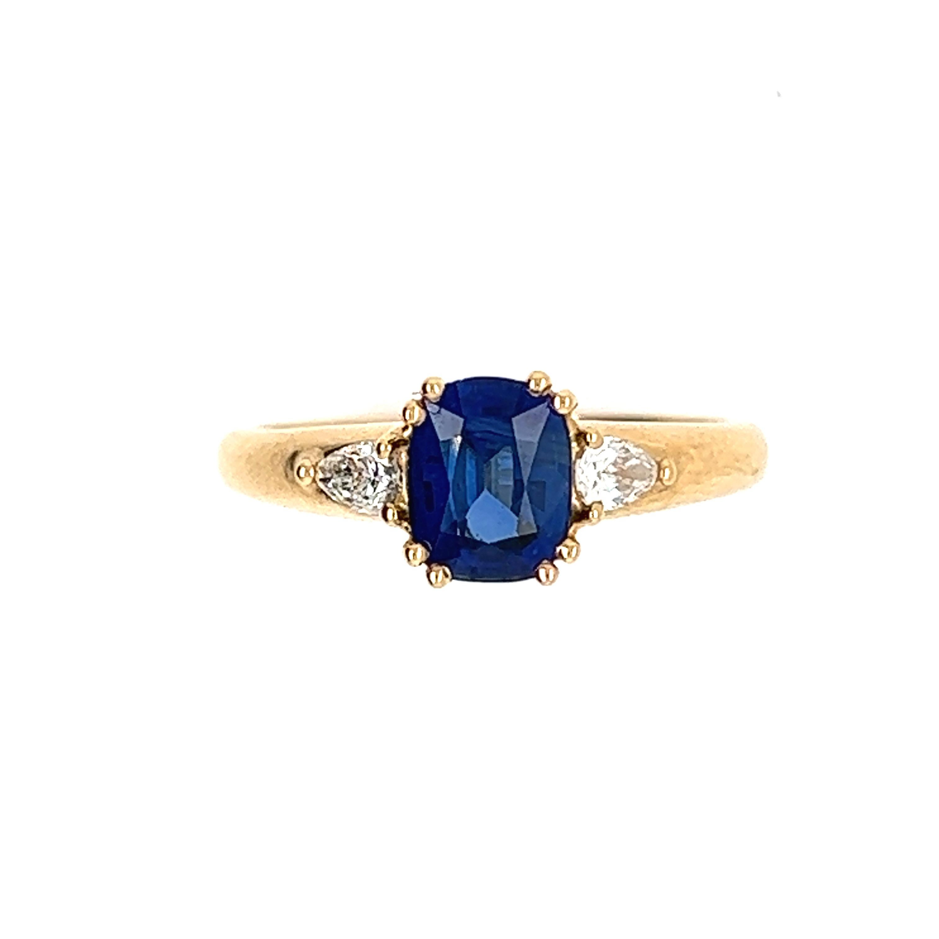 Engagement Ring Blue Sapphire and Diamond Yellow Gold For Sale 3