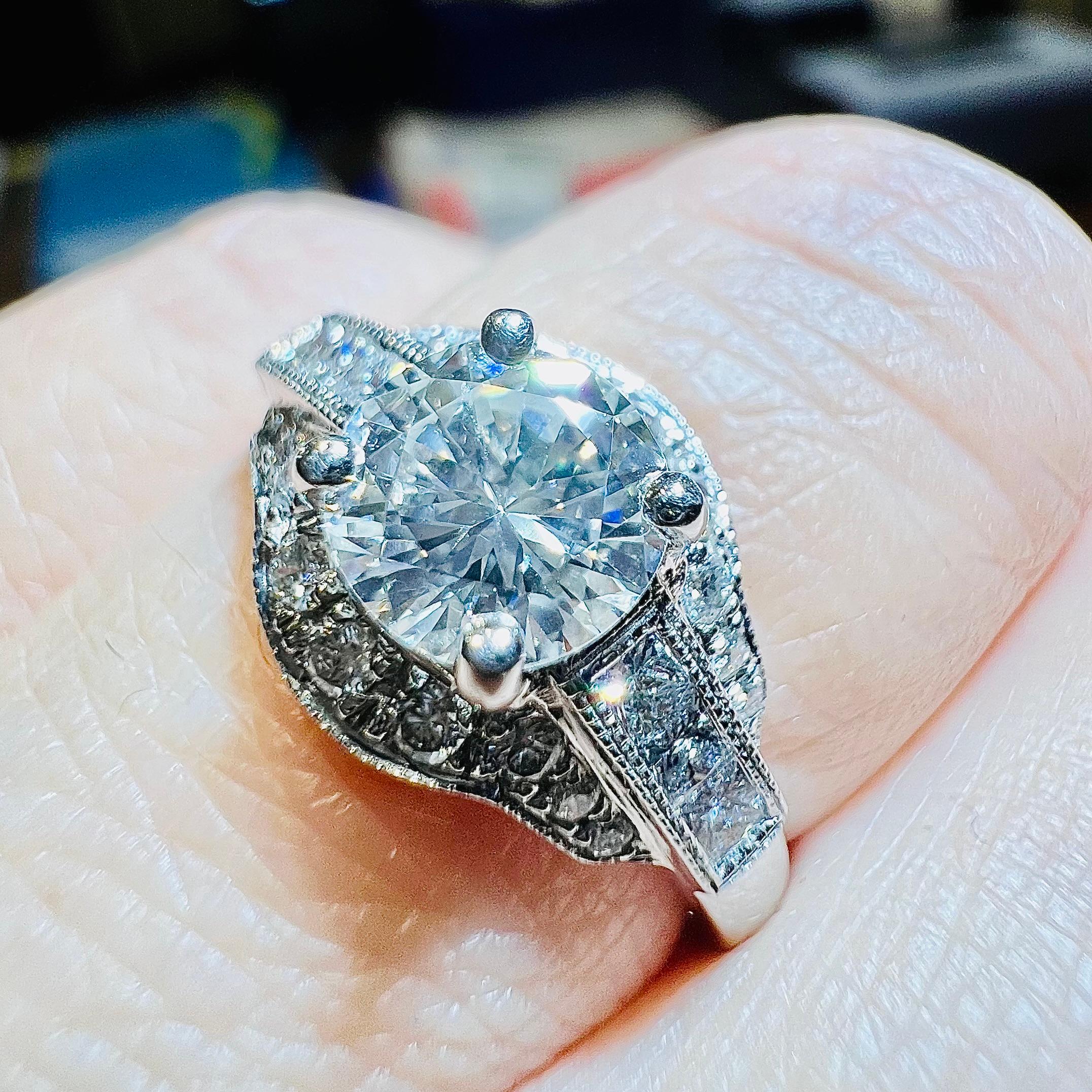engagement ring diamonds 0.80 ct with 0.40 ct , Art Deco style, 18 ct white gold For Sale 10