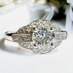 engagement ring diamonds 0.80 ct with 0.40 ct , Art Deco style, 18 ct white gold