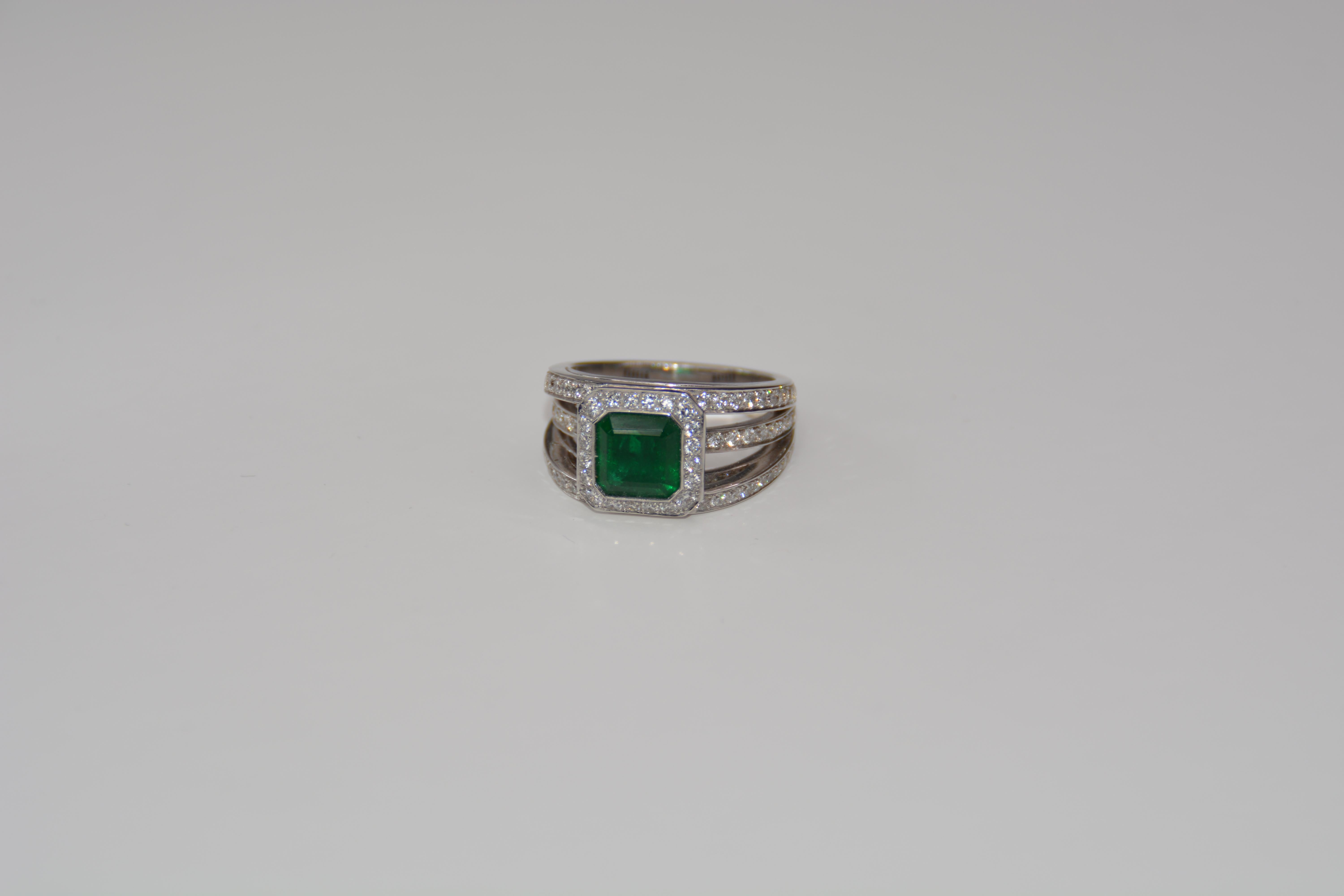 Women's Engagement Ring Emerald Diamond White Gold 18 Karat For Sale