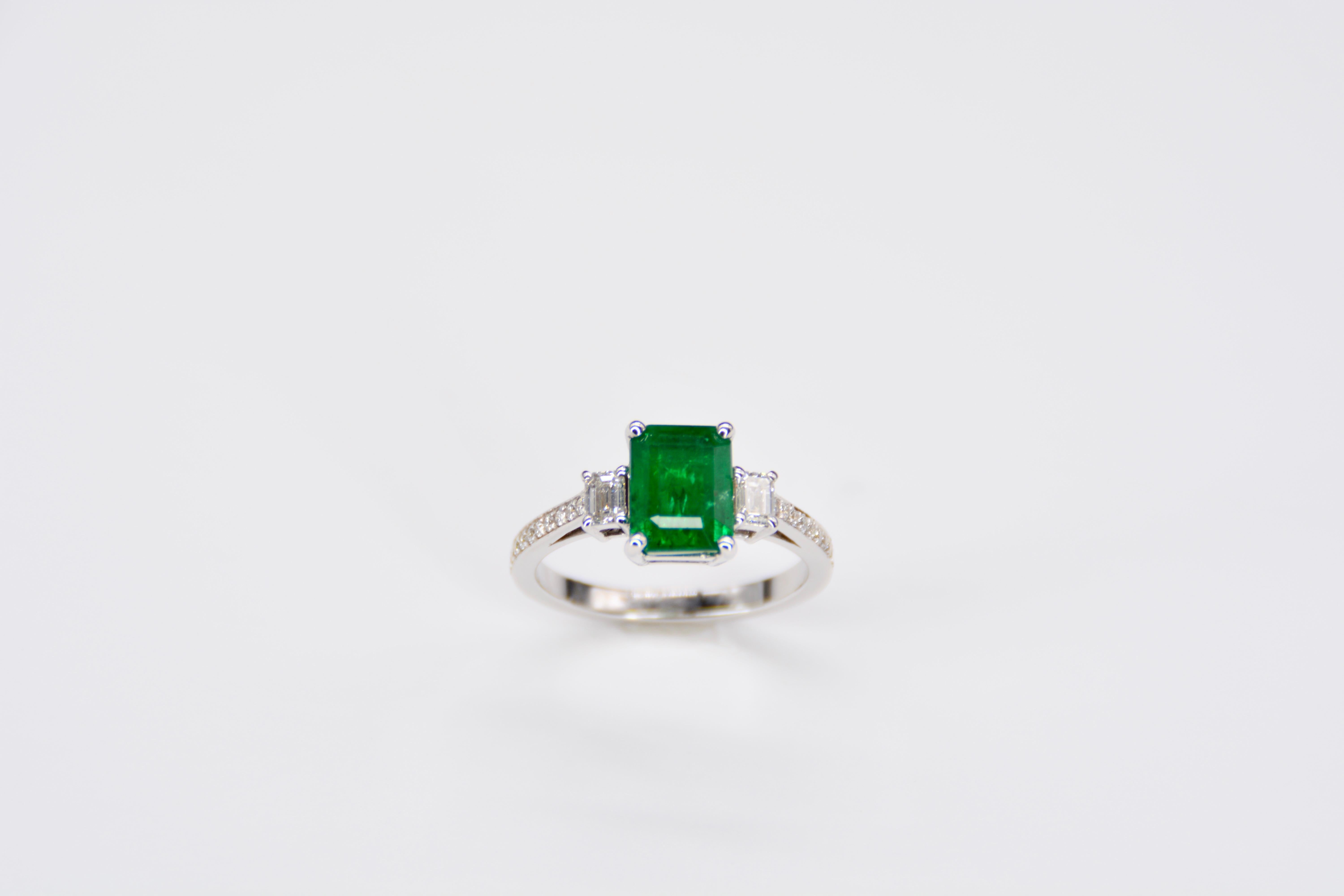 Engagement Ring Emerald Diamond White Gold For Sale 4