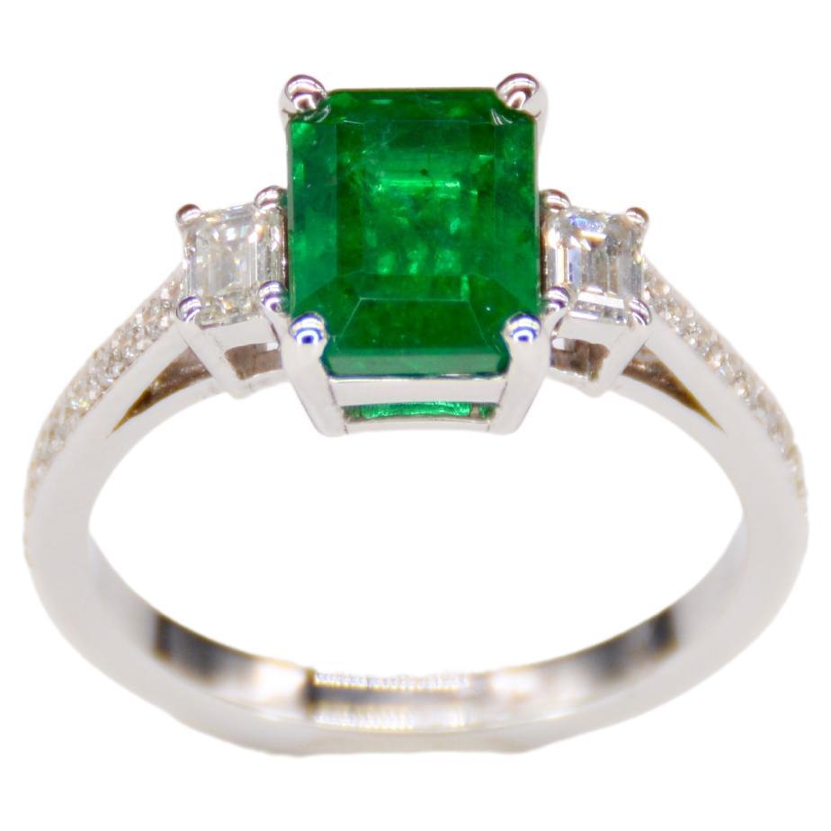 Engagement Ring Emerald Diamond White Gold For Sale