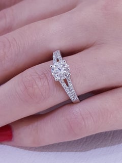 Engagement Ring GIA Certified Round Diamond 1.30 Carat 18 Karat White Gold