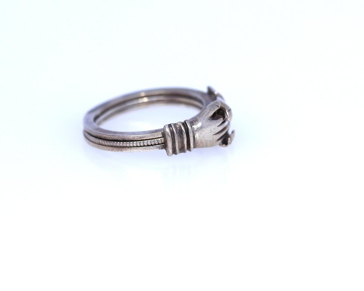 Bague de fiançailles Poignée de main Cœurs Argent, 1900 en vente 4
