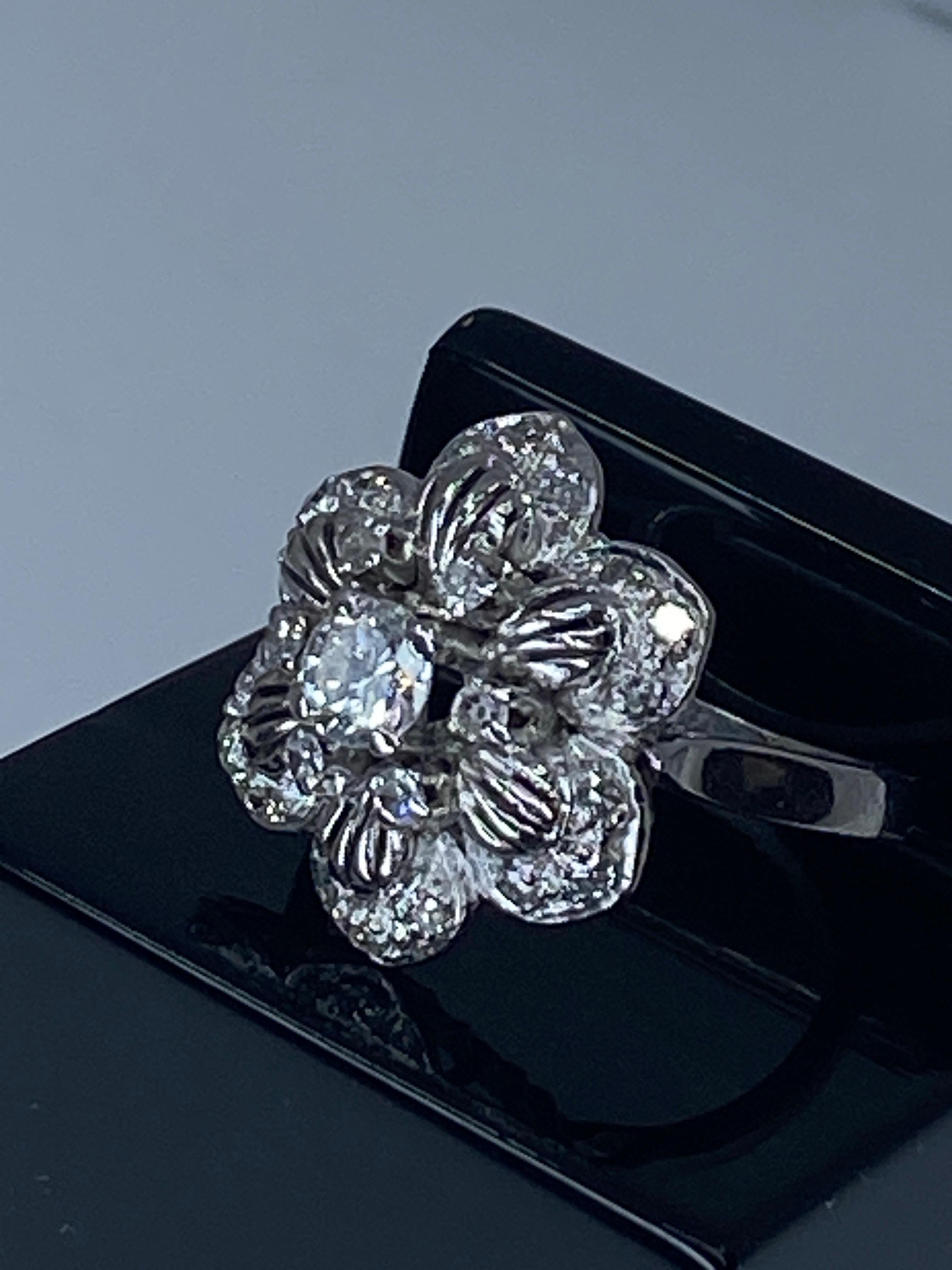 Engagement Ring in 18 Carat, Flower Model Set with Diamonds For Sale 11