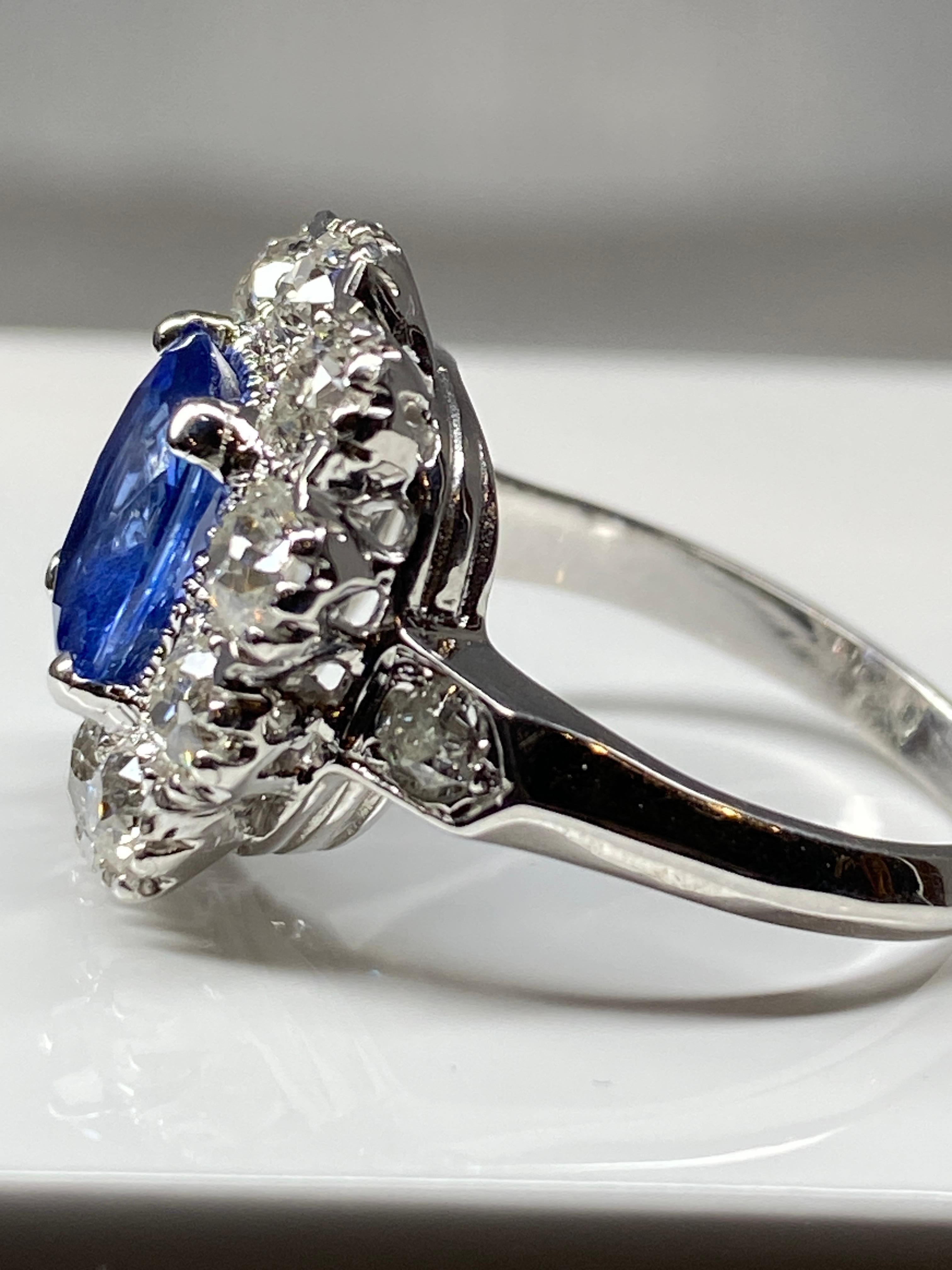 Engagement Ring in 18 Carat Gold, 'Pompadour' with Sapphire and Diamonds 4