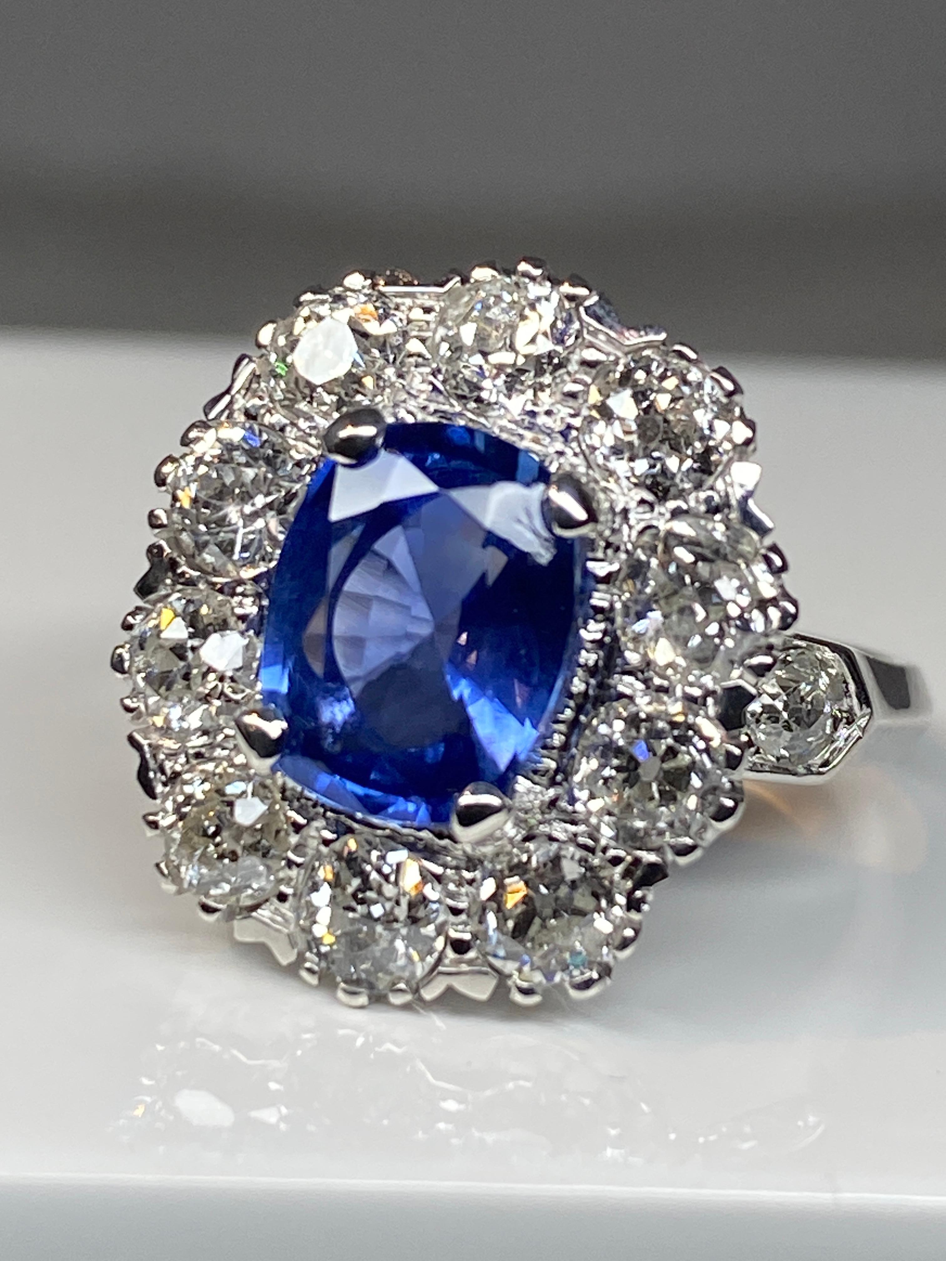Engagement Ring in 18 Carat Gold, 'Pompadour' with Sapphire and Diamonds 1