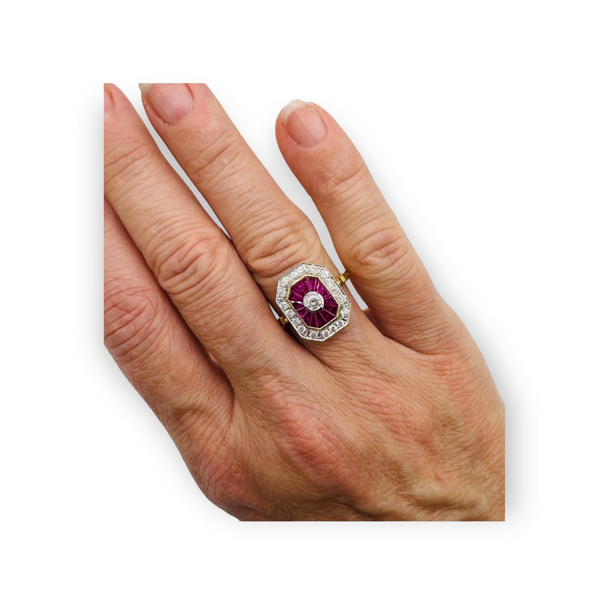 Engagement Ring in 18 Carat Gold Set with Calibrated Rubies and Diamonds In Good Condition For Sale In SAINT-OUEN-SUR-SEINE, FR