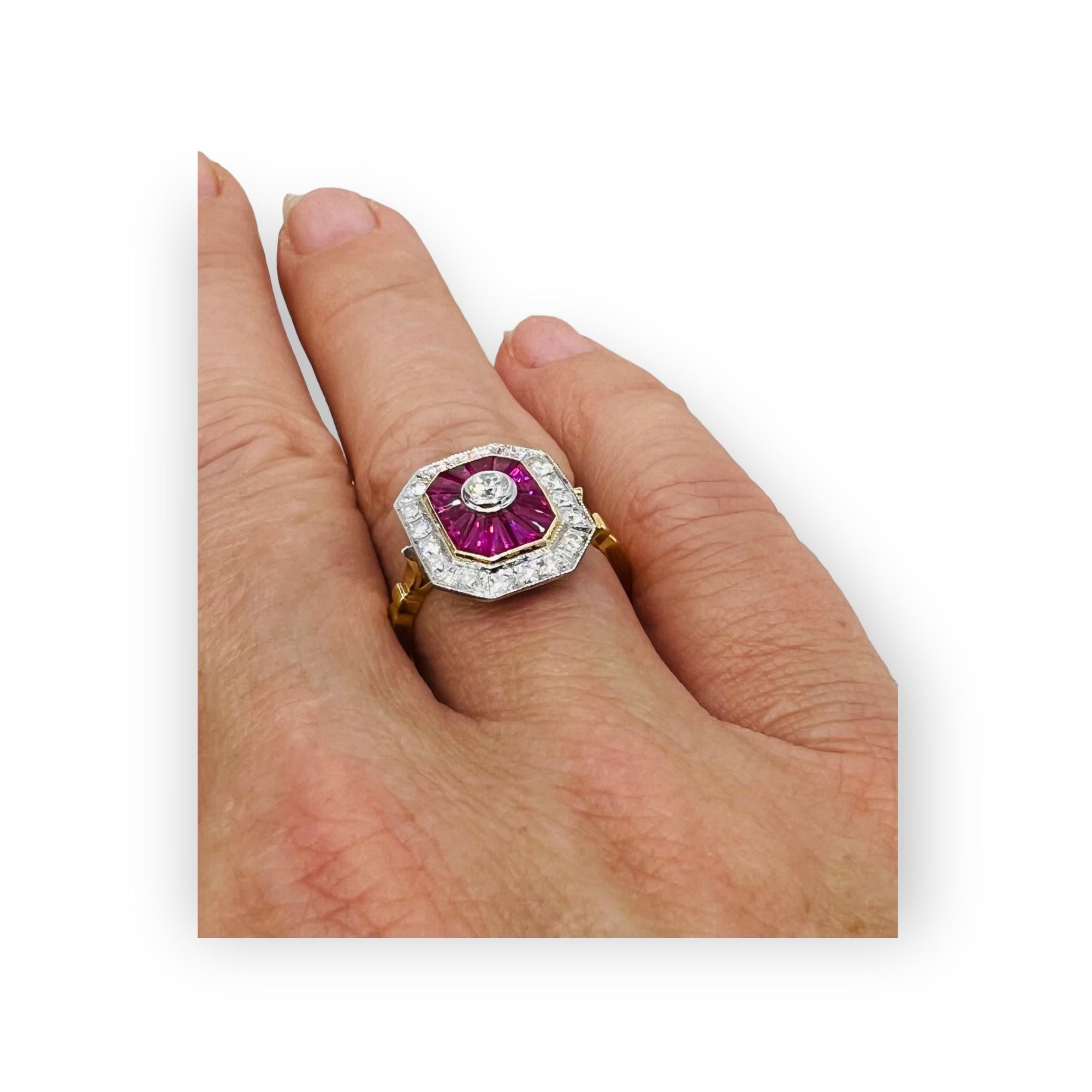 Engagement Ring in 18 Carat Gold Set with Calibrated Rubies and Diamonds For Sale 2