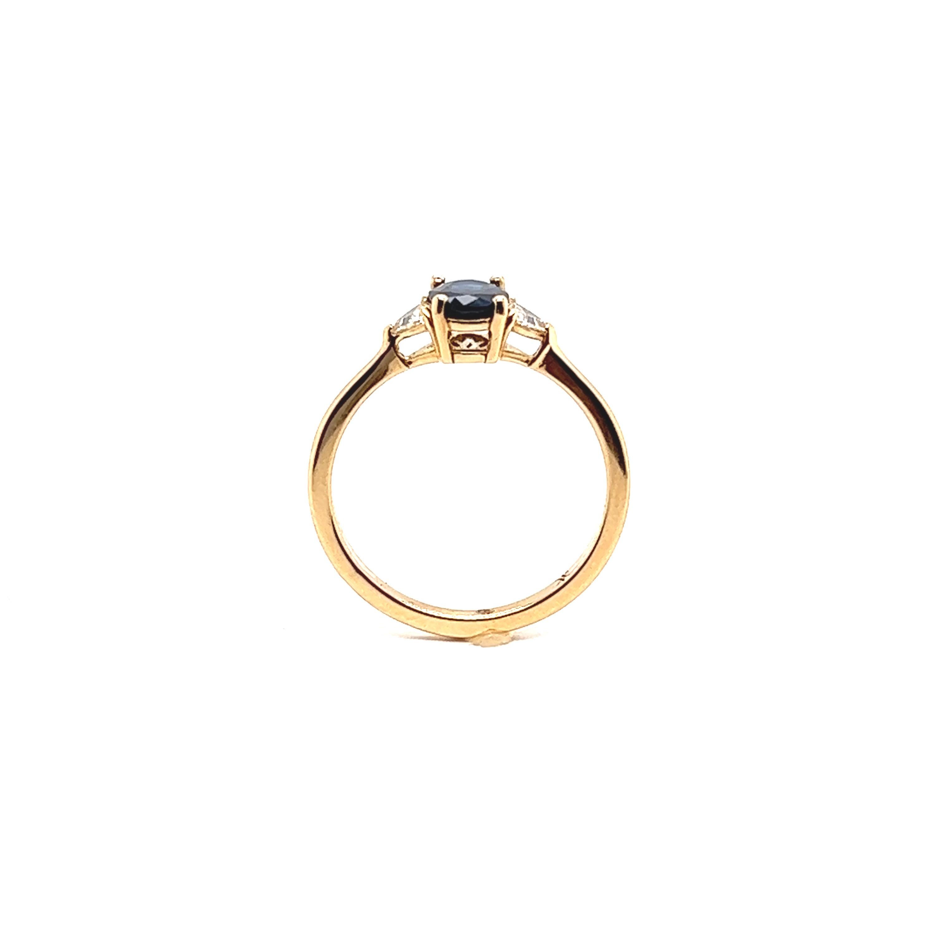 Engagement Ring Sapphire Diamonds Yellow Gold For Sale 3