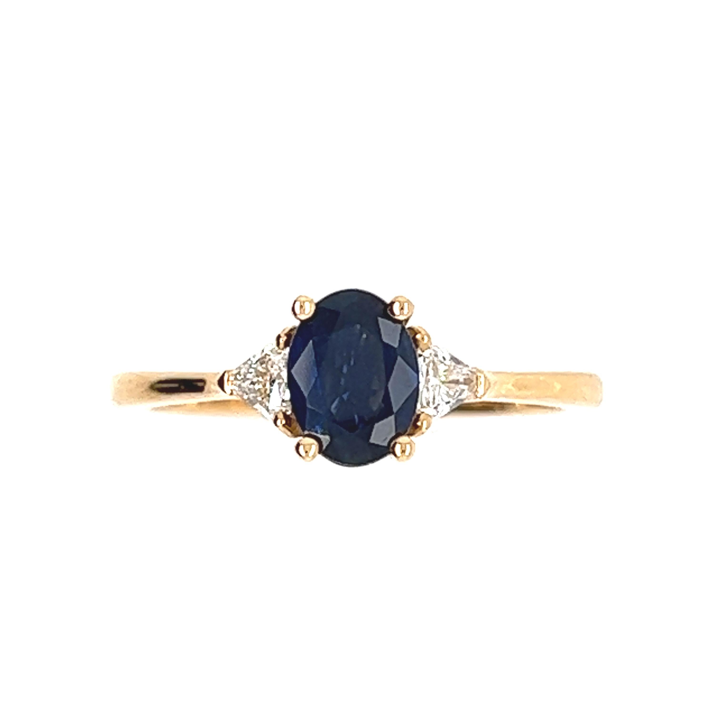 Engagement Ring Sapphire Diamonds Yellow Gold For Sale 4