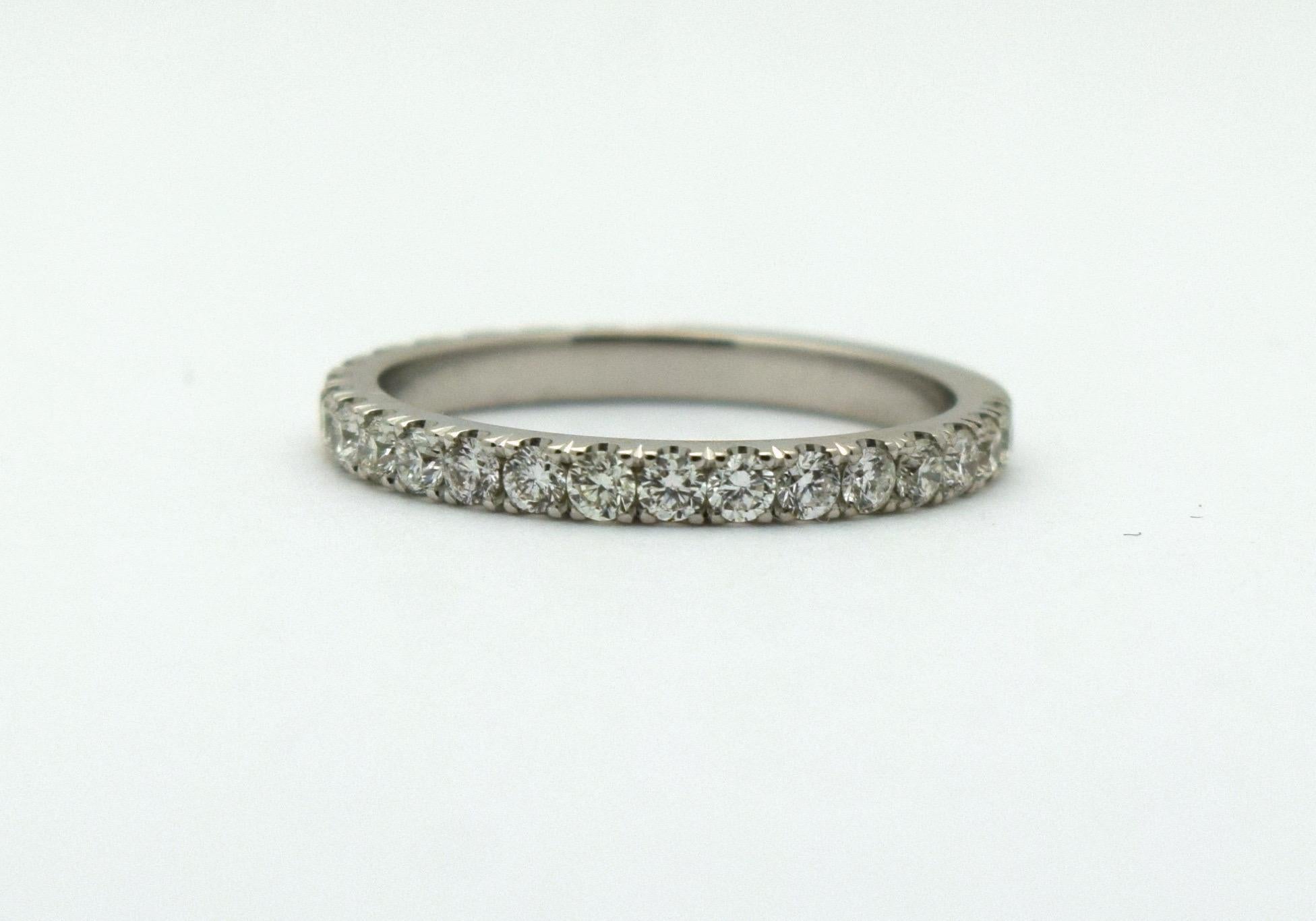 Engagement ring set Princess cut engagement ring 18KT gold diamond ring & band In New Condition For Sale In Boca Raton, FL