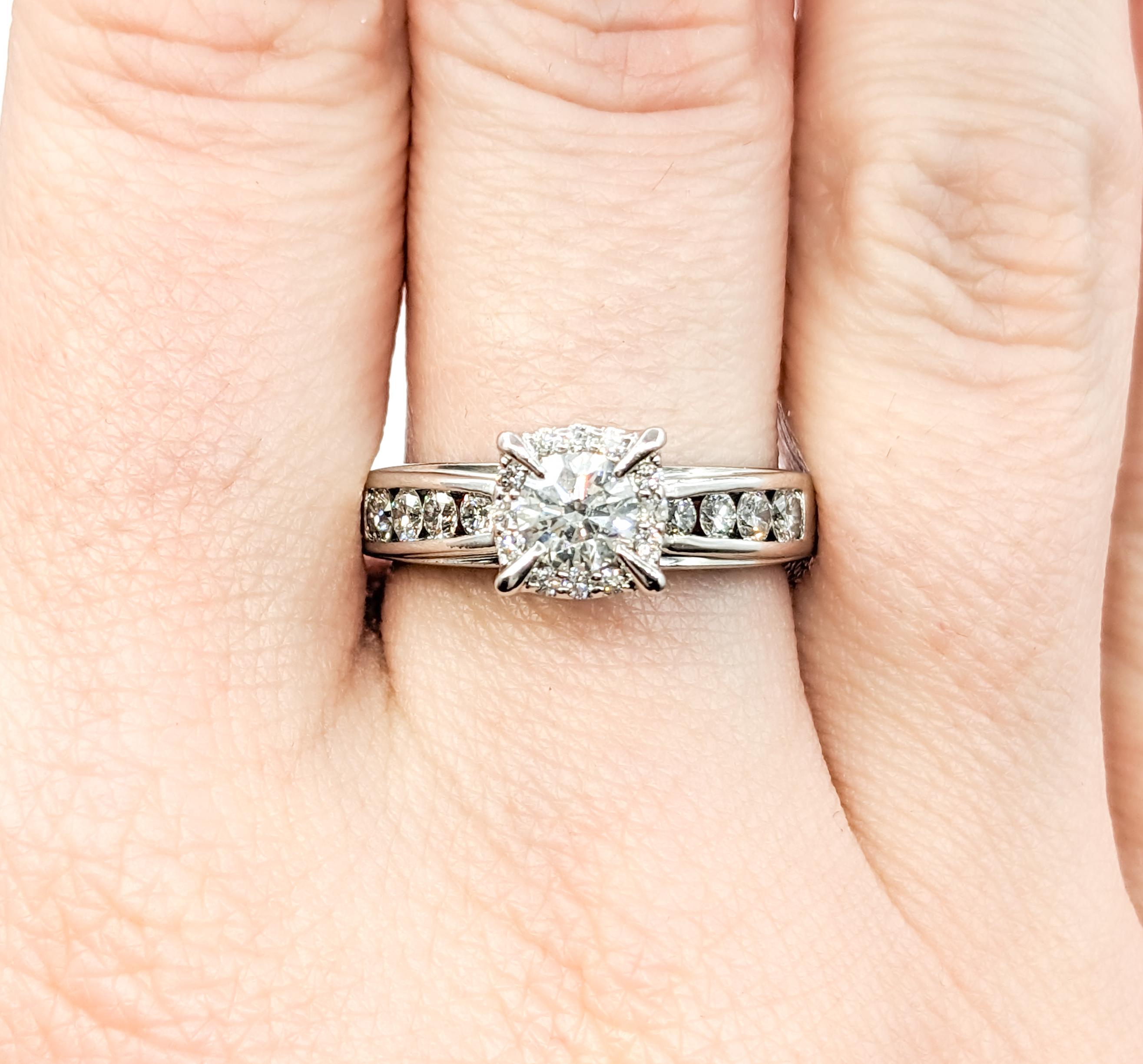Engagement Ring with Illusion Diamond Halo in White Gold In Excellent Condition For Sale In Bloomington, MN