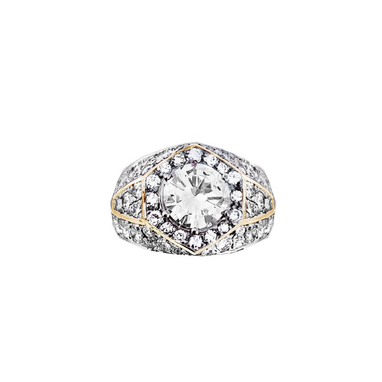 Brilliant Cut Engagement Vintage Round Diamond 1.32 Ct  18 Kt Yellow Gold Ring For Sale