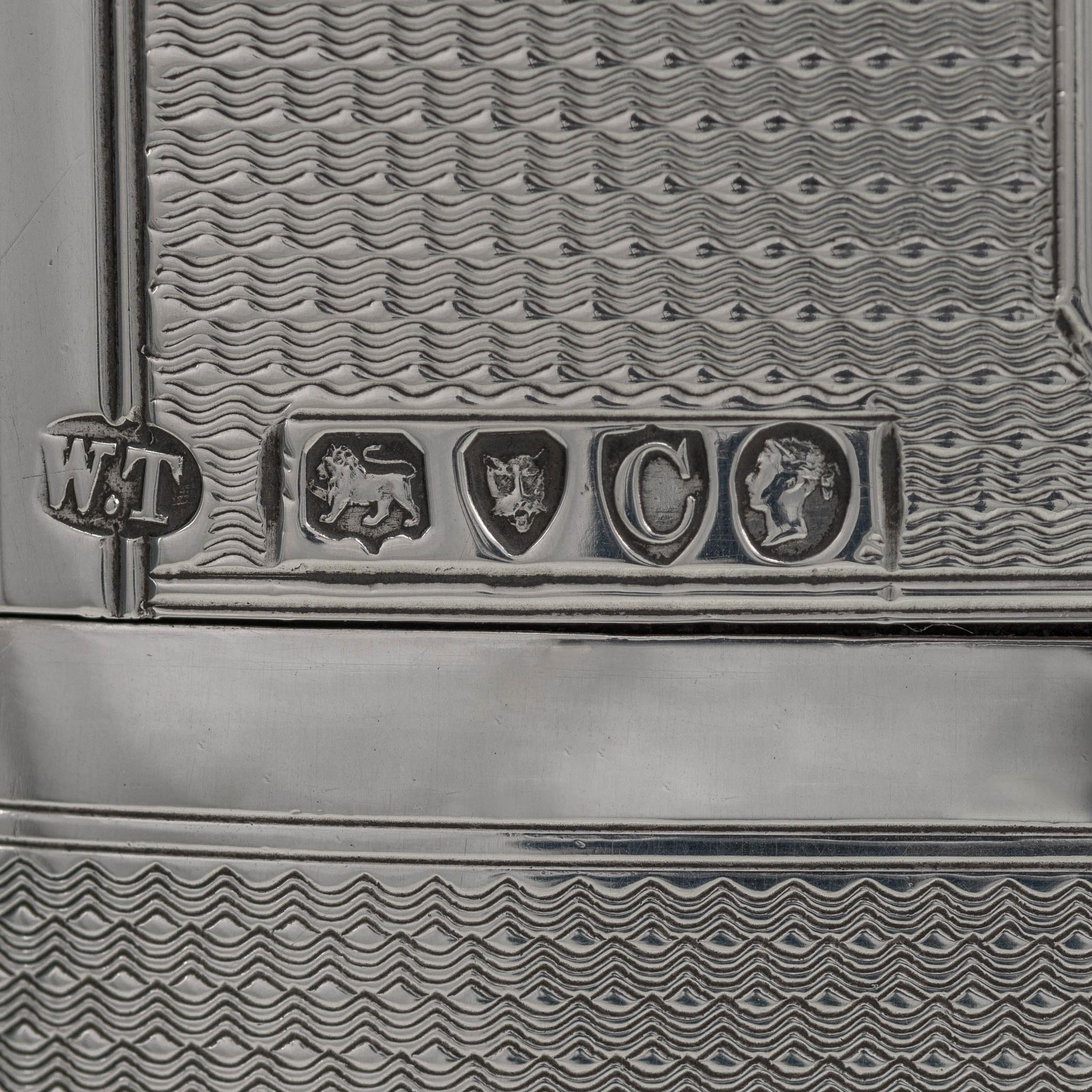 Petaca de plata torneada, Hallmarked Londres 1878. en venta 6