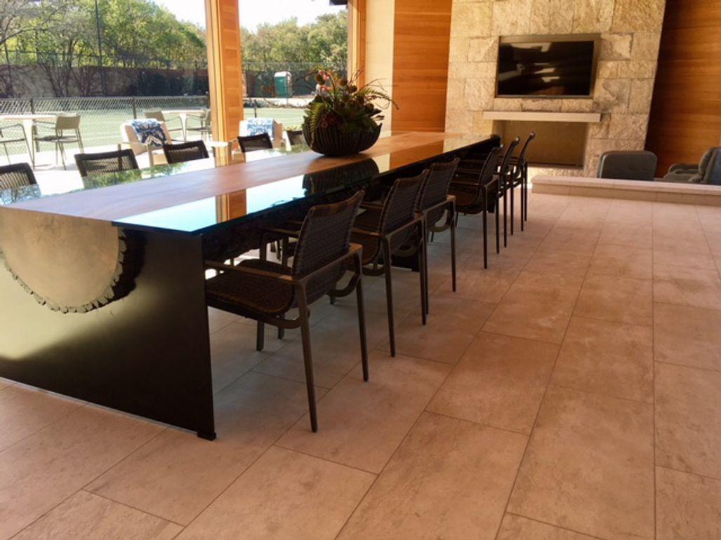 Modern Engineered Log Dining Table with Glass and Blackened Steel Legs In New Condition For Sale In Hobart, NY