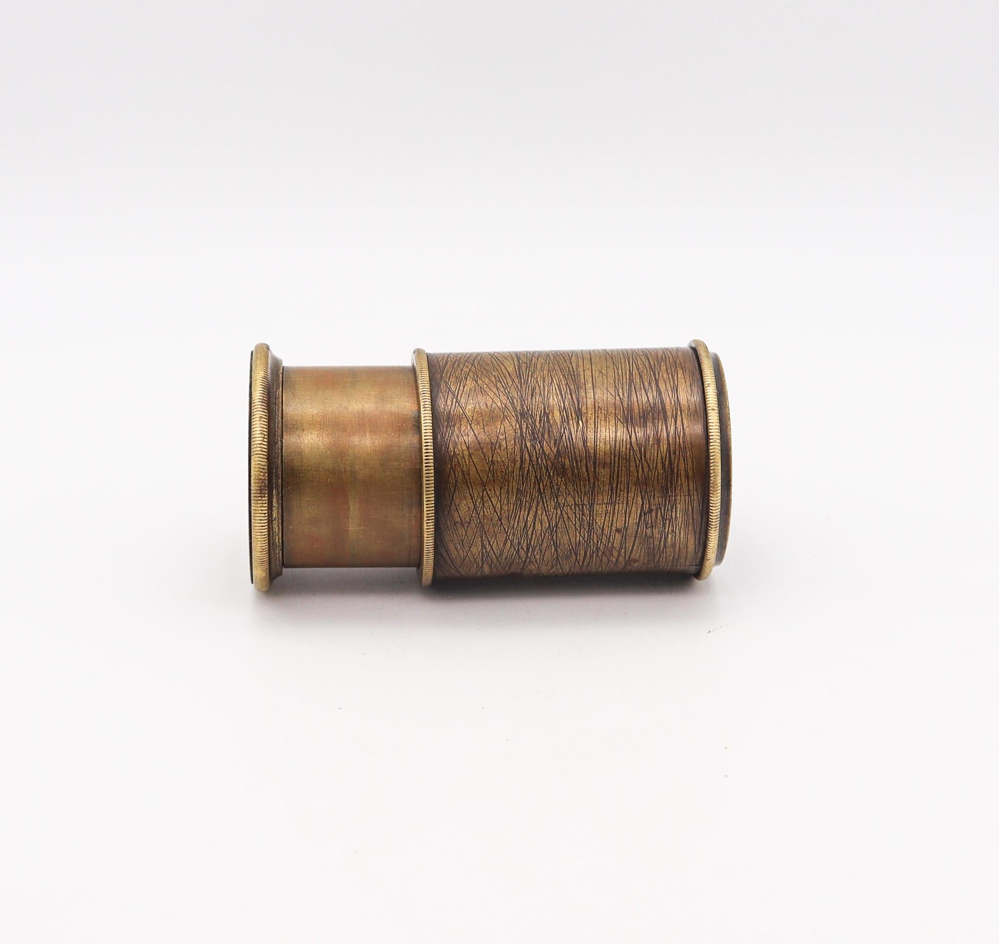 British two-Draws Monocular Telescope.

Beautiful monocular telescope, created in England during the Victorian era, in the last three-quarters of the 19th century, circa 1880. This is a monocular telescope, crafted with double draws in solid