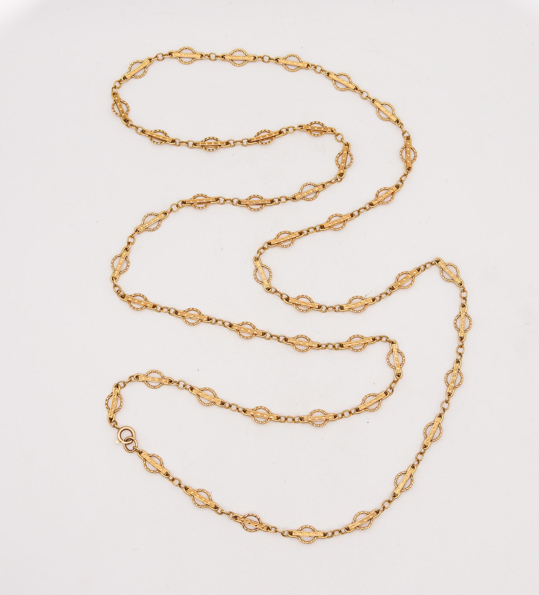 An England chain from the Victorian period.

Very delicate intricate chain, created in England during the Victorian period (1837-1901), back in the 1880. It was carefully crafted with complicated geometric patterns in yellow gold of 14 karats and