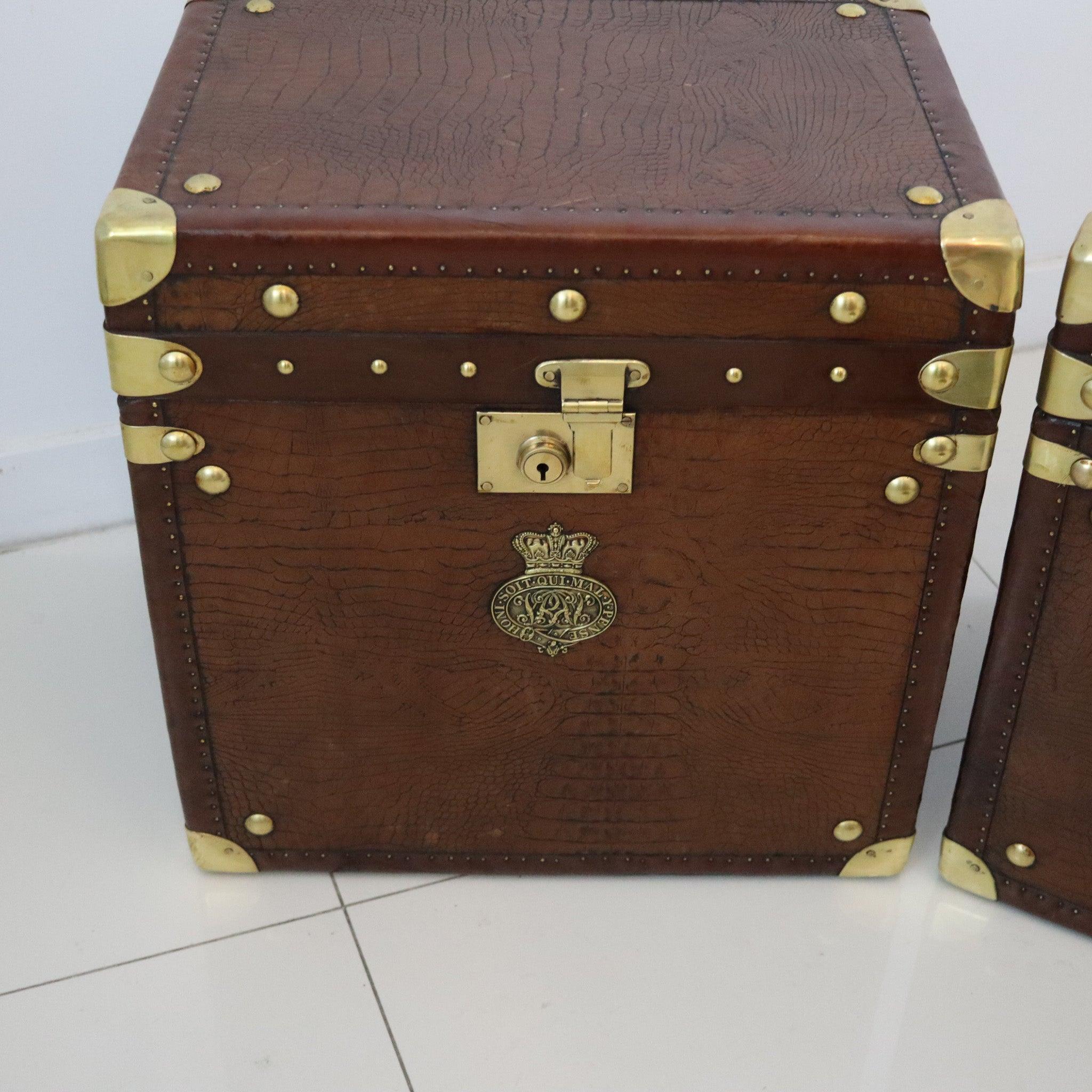 English ENGLAND 1890 Victorian Pair Of Army Officer Travel Chests In Crocodile Leather For Sale