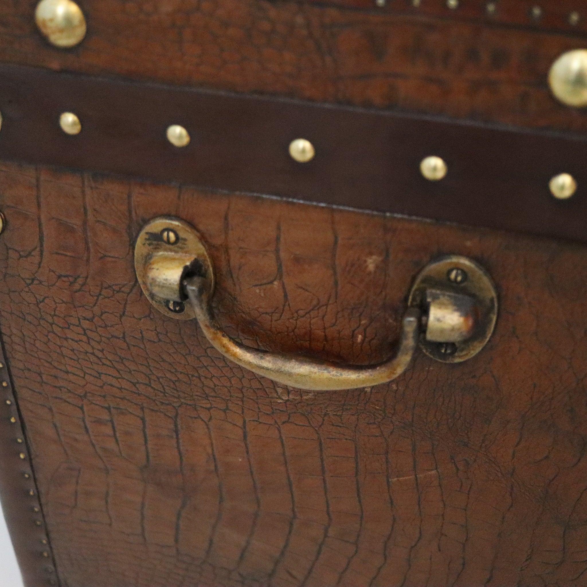 ENGLAND 1890 Victorian Pair Of Army Officer Travel Chests In Crocodile Leather For Sale 1