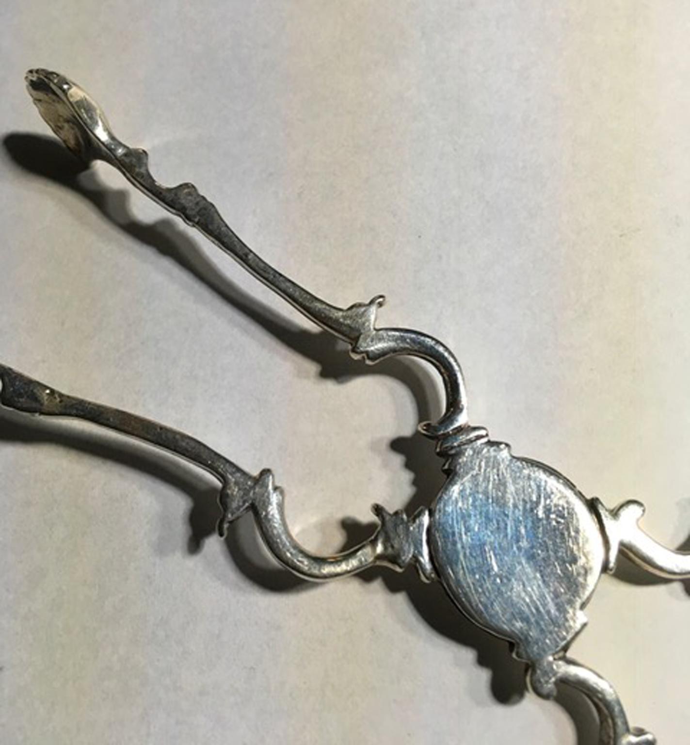 London  18th Century Pair of Regency Sterling Silver Sugar Nips For Sale 4