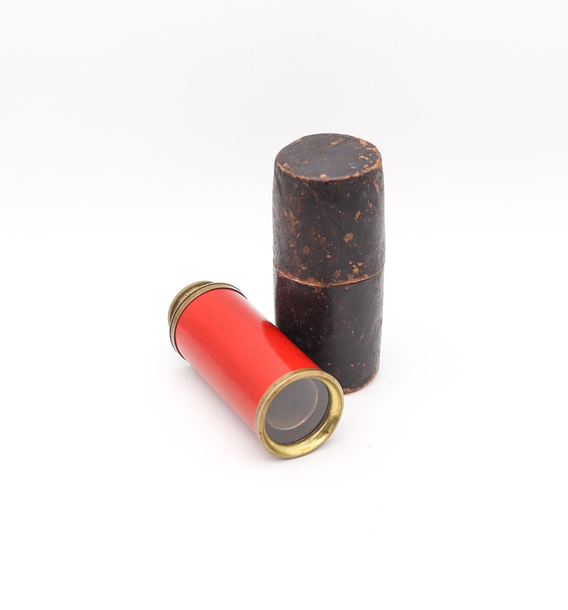 England 1900 Two Draw Personal Pocket Monocular Telescope In Brass And Red Wood In Excellent Condition For Sale In Miami, FL