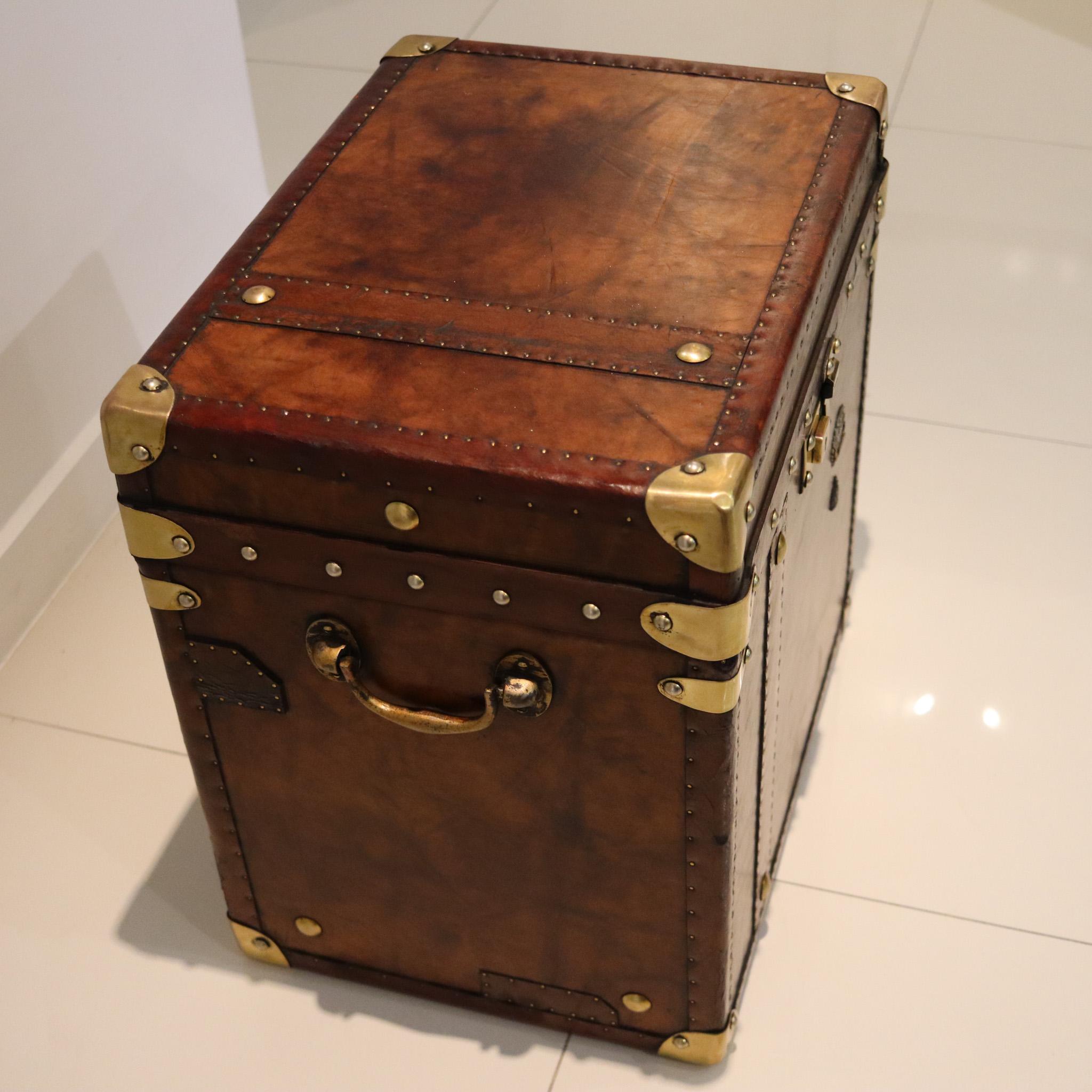 English England 1900 Victorian Army Officer Travel Chest In Leather And Bronze For Sale