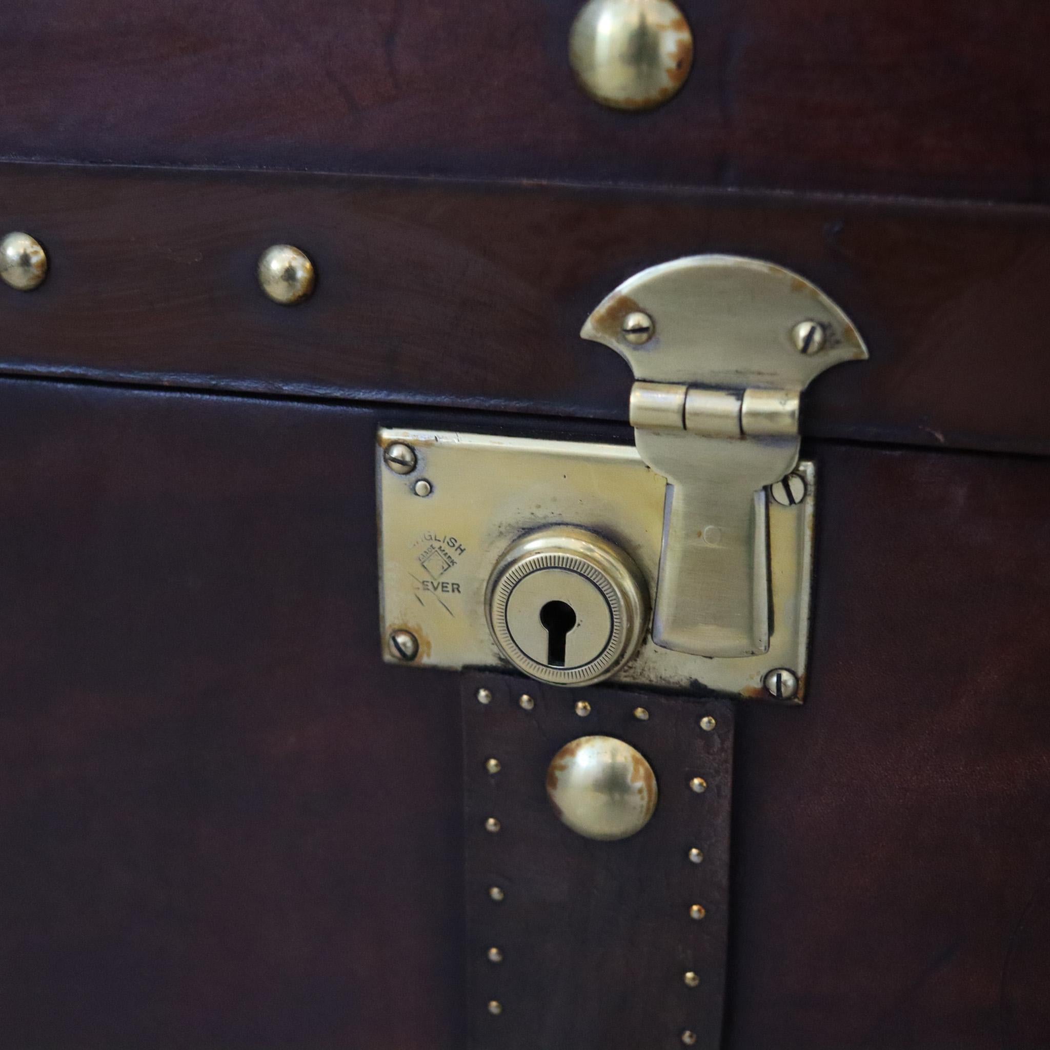 English ENGLAND 1900 Victorian Pair Of Army Officer Travel Chests In Leather And Bronze