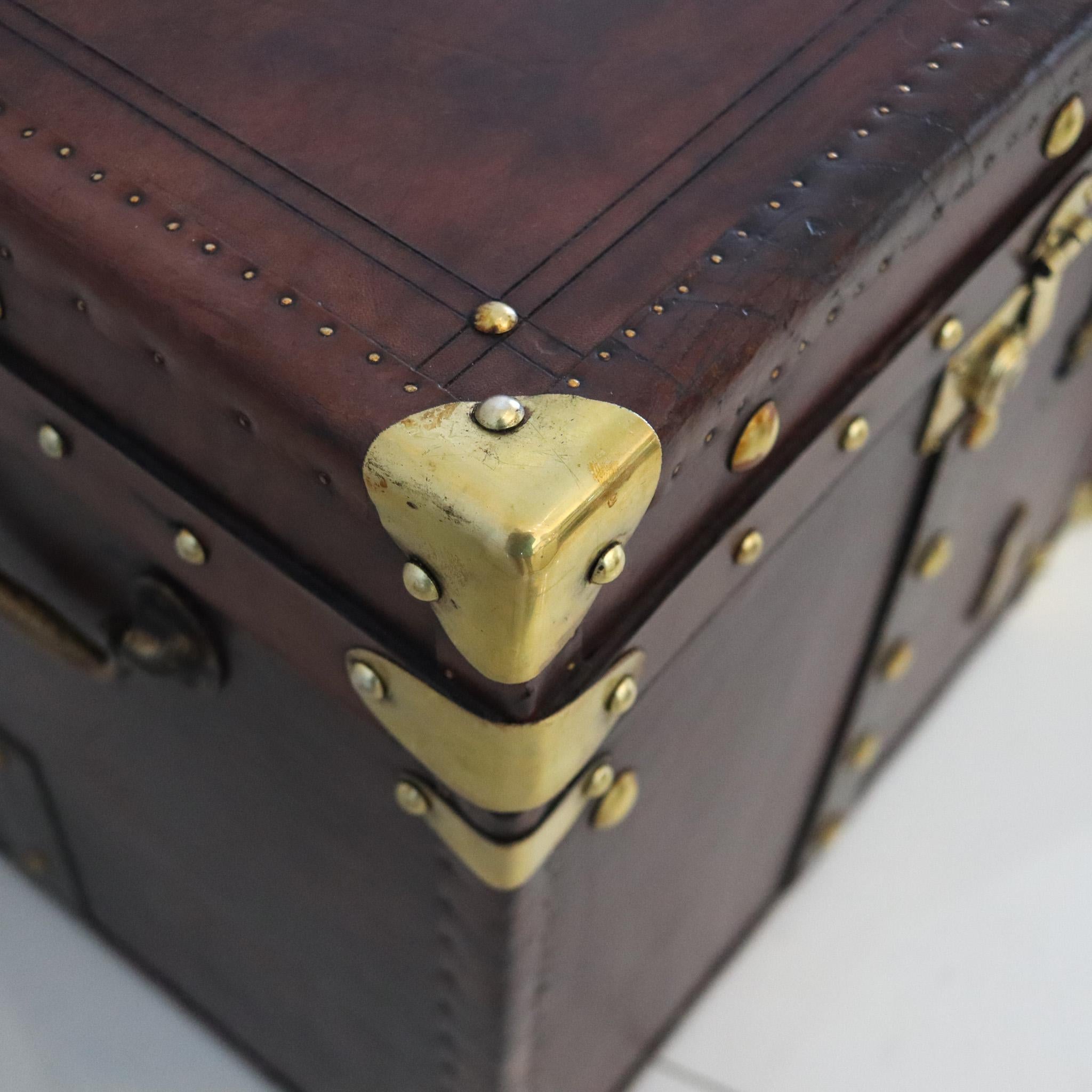 Brass ENGLAND 1900 Victorian Pair Of Army Officer Travel Chests In Leather And Bronze