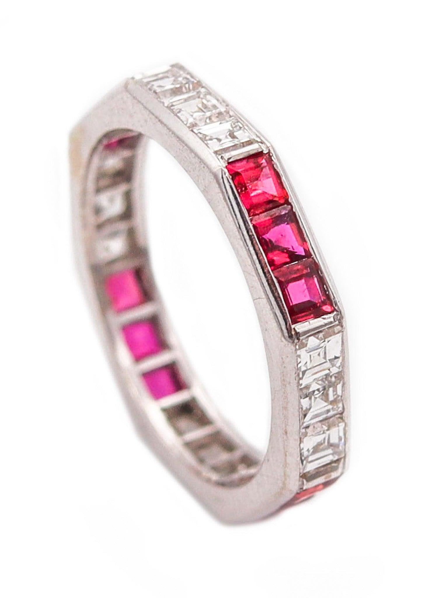 ENGLAND 1970 Octagonal Eternity Ring 18Kt Gold With 2.16 Ctw Diamonds & Rubies