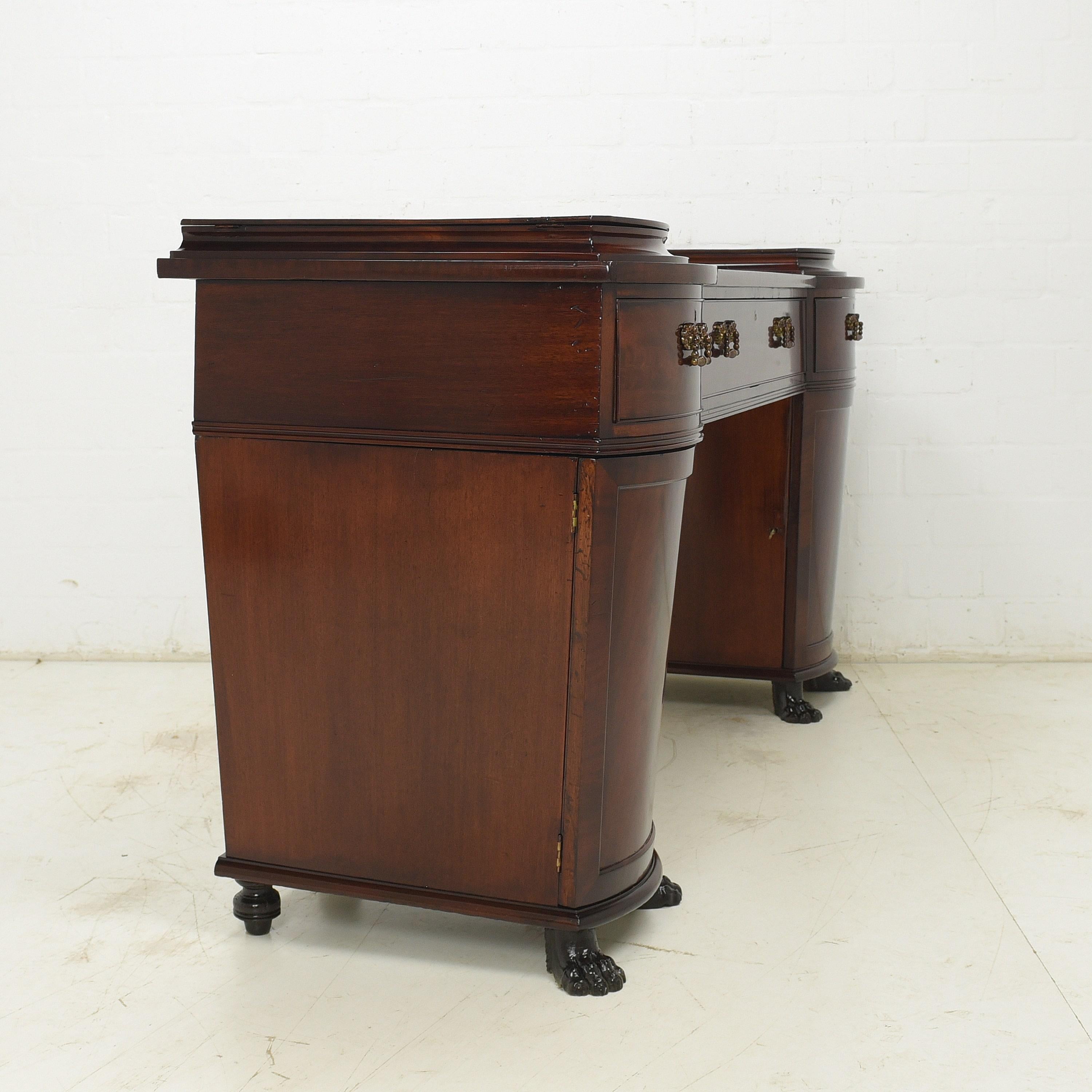 England Console Pedestal Sideboard in Mahogany, circa 1800 For Sale 6