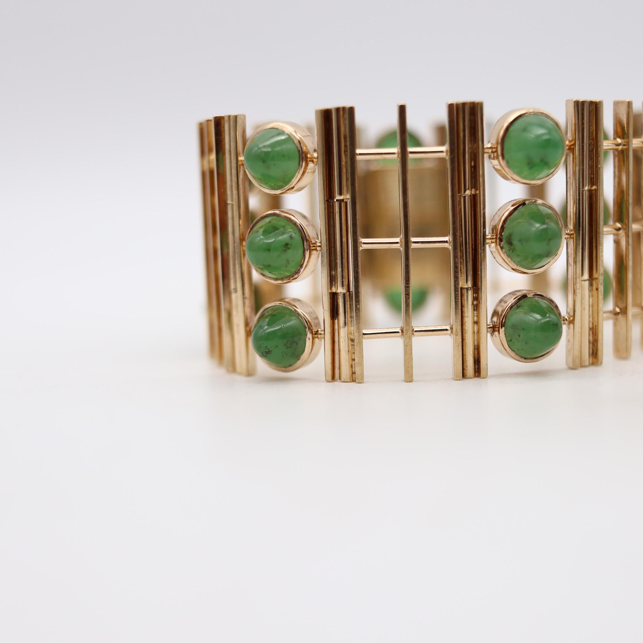 Taille cabochon Bracelet moderniste géométrique en or 9 carats avec jade néphrite 45,18 carats en vente